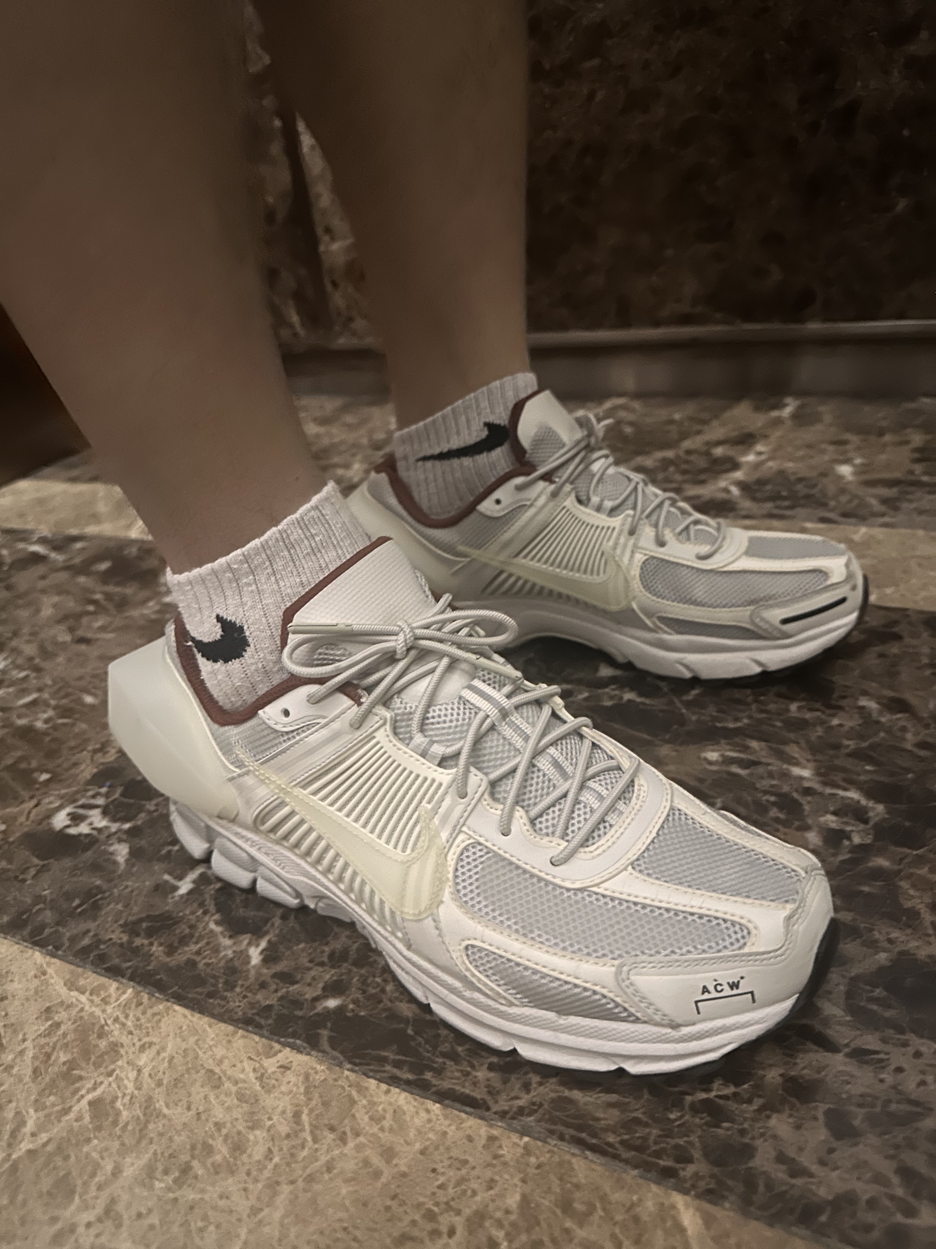 Nike x A-Cold-Wall Zoom Vomero 5 Sail, Nike NRG Solo Swoosh Fleece Shorts Black - US/EU 착용 스타일 - 3