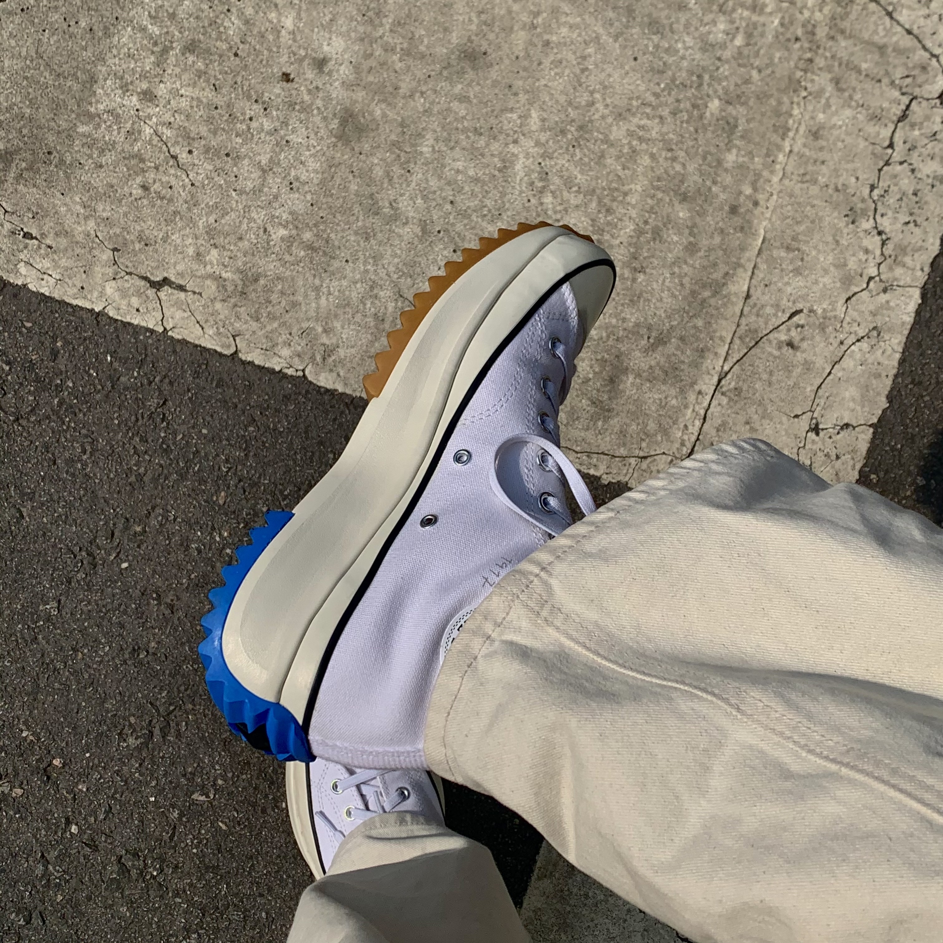 Converse x JW Anderson Run Star Hike Hi White 착용 스타일