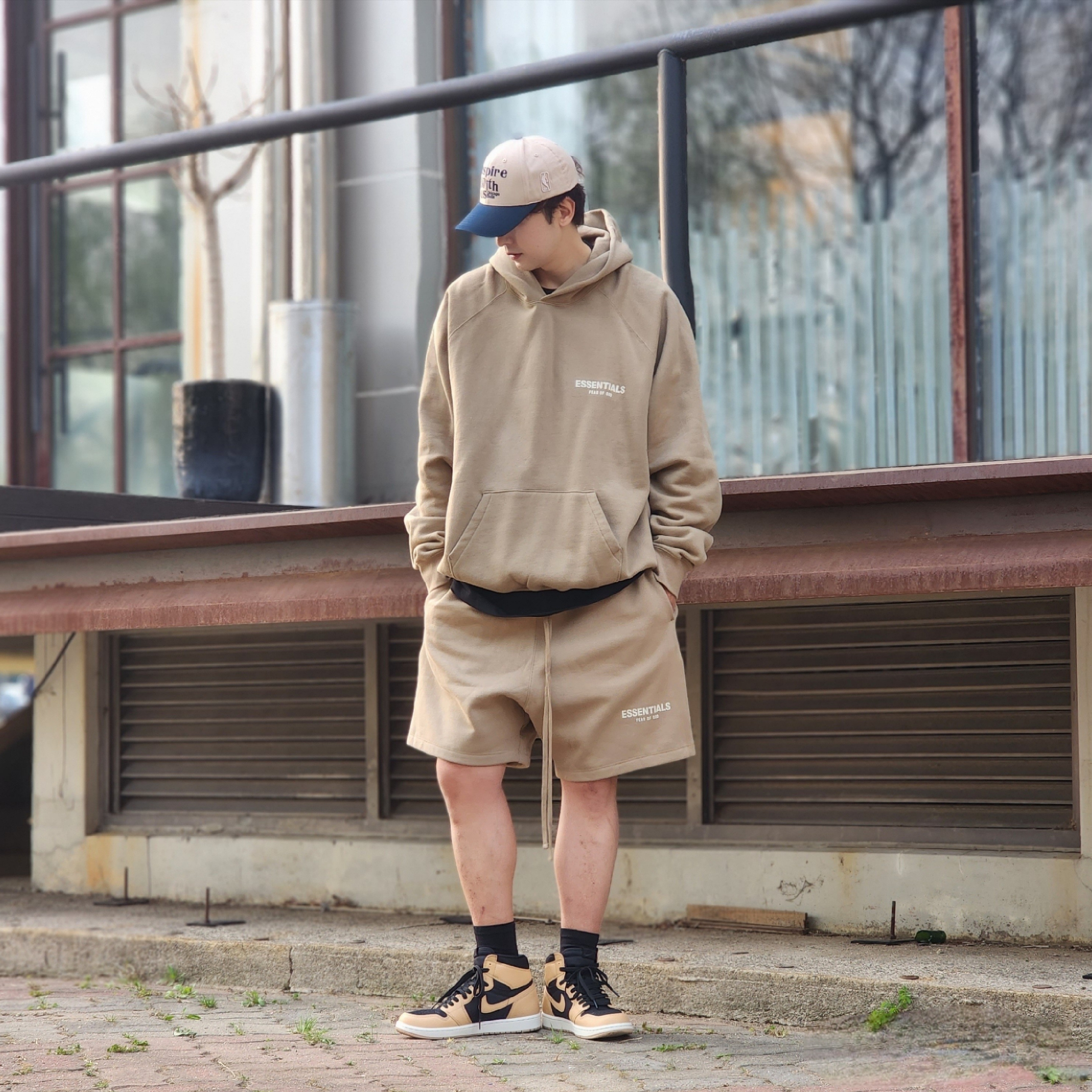 Essentials Hoodie Oak - 22SS, Essentials Shorts Oak - 22SS 착용 스타일 - 1