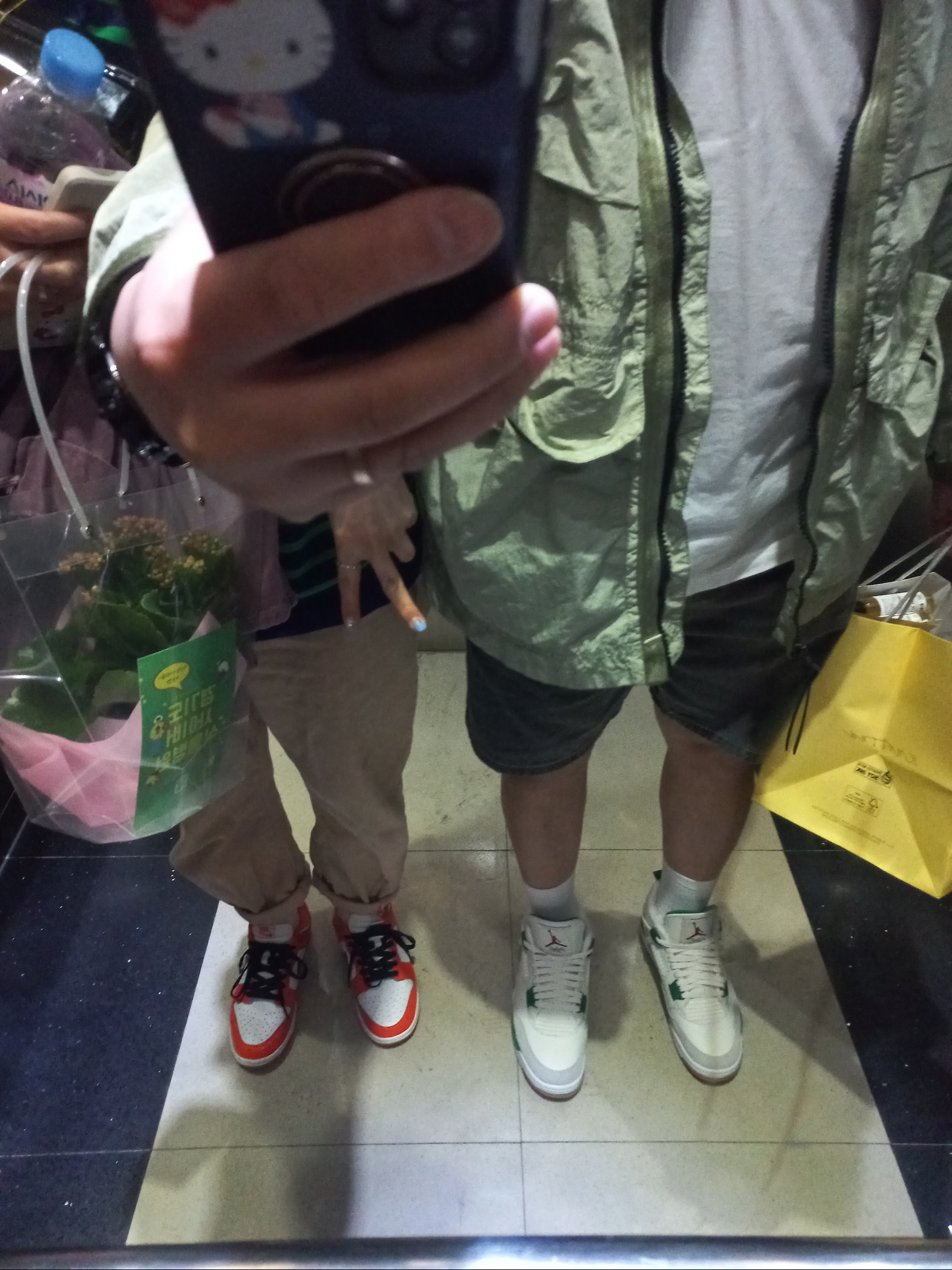 Jordan 4 x Nike SB Retro SP Pine Green, (W) Nike Dunk Low Essential Brilliant Orange 착용 스타일