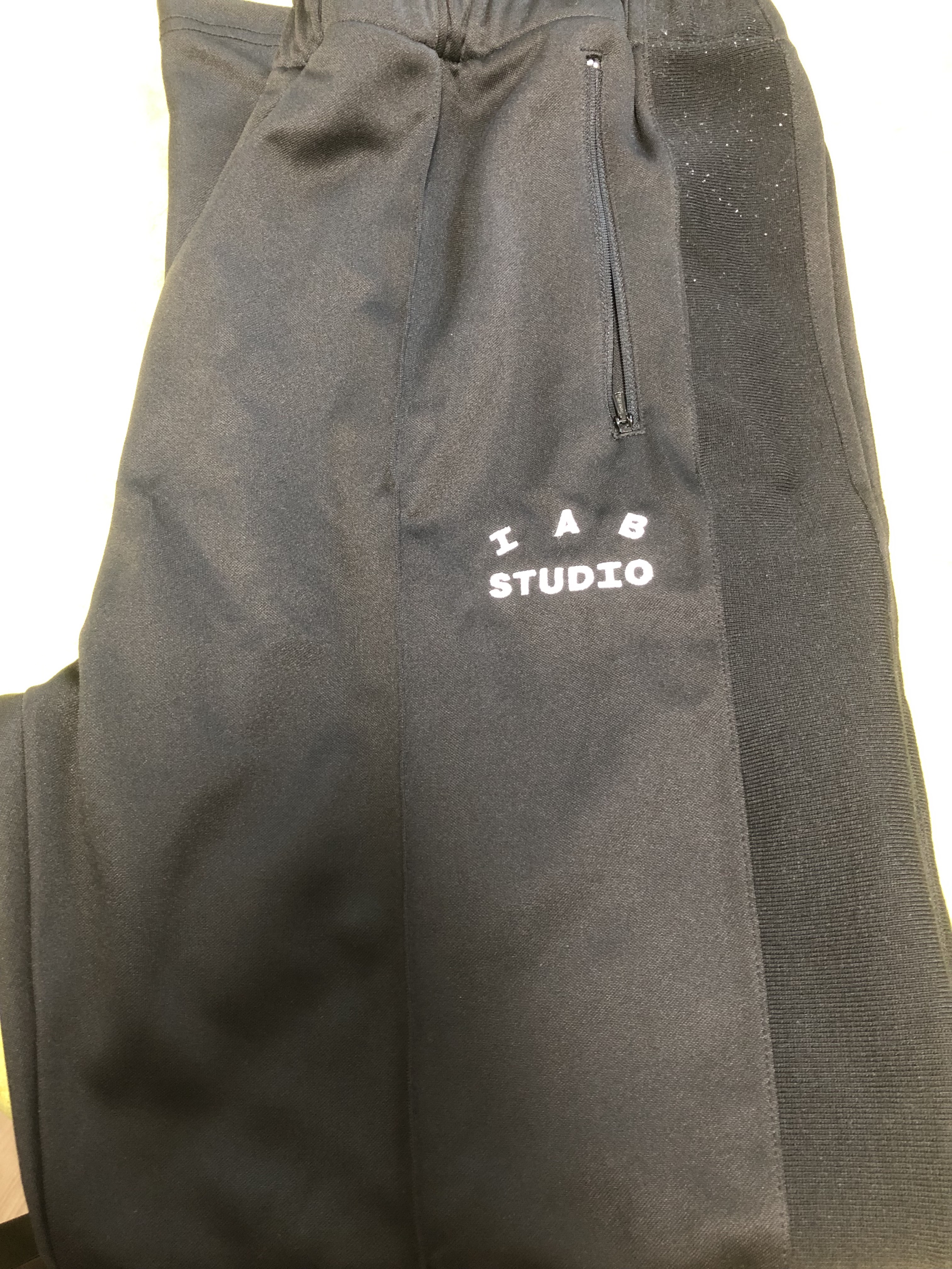 IAB Studio Track Pants Black 착용 스타일