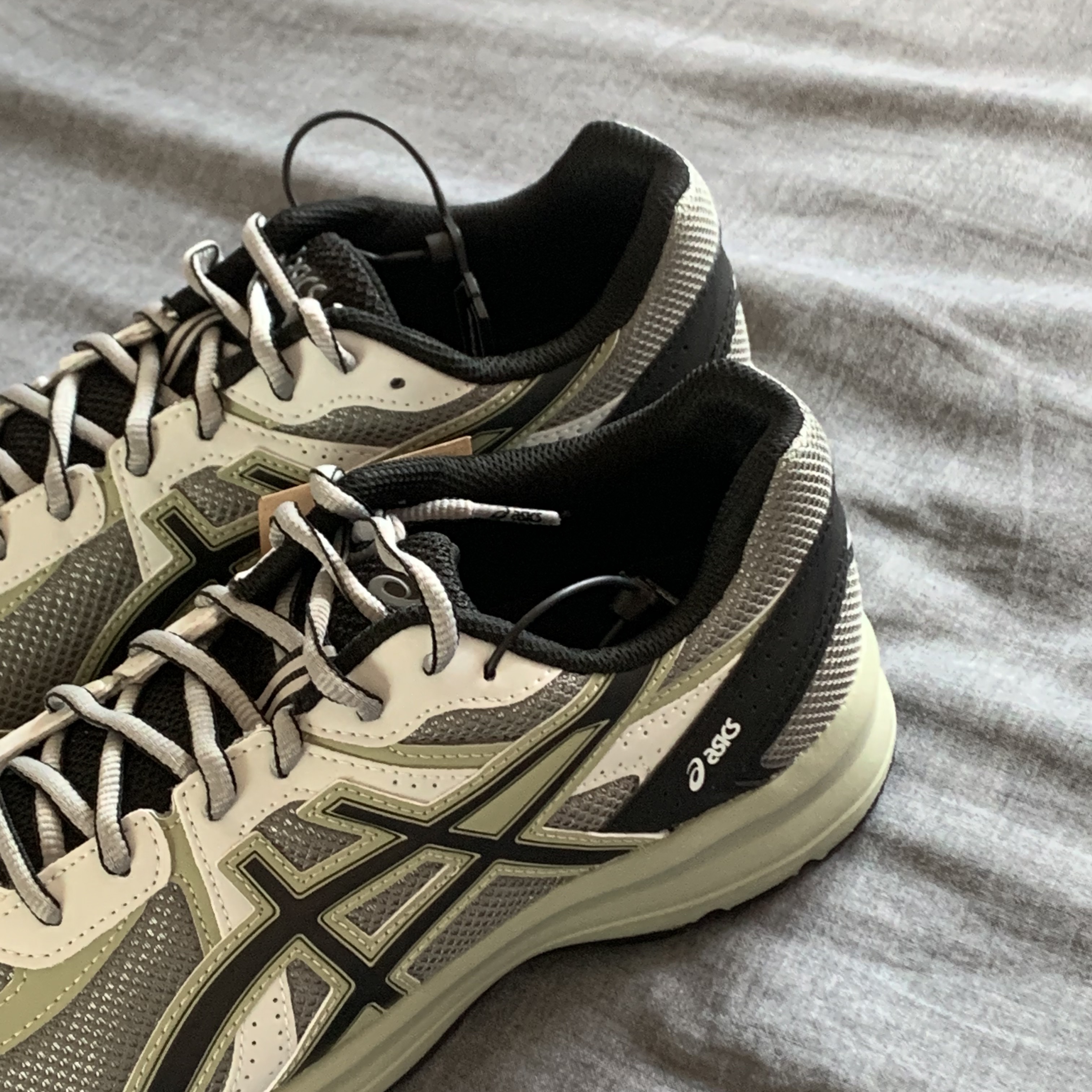 Asics Jog 100 S Sheet Rock - 2E Wide 착용 스타일 - 2