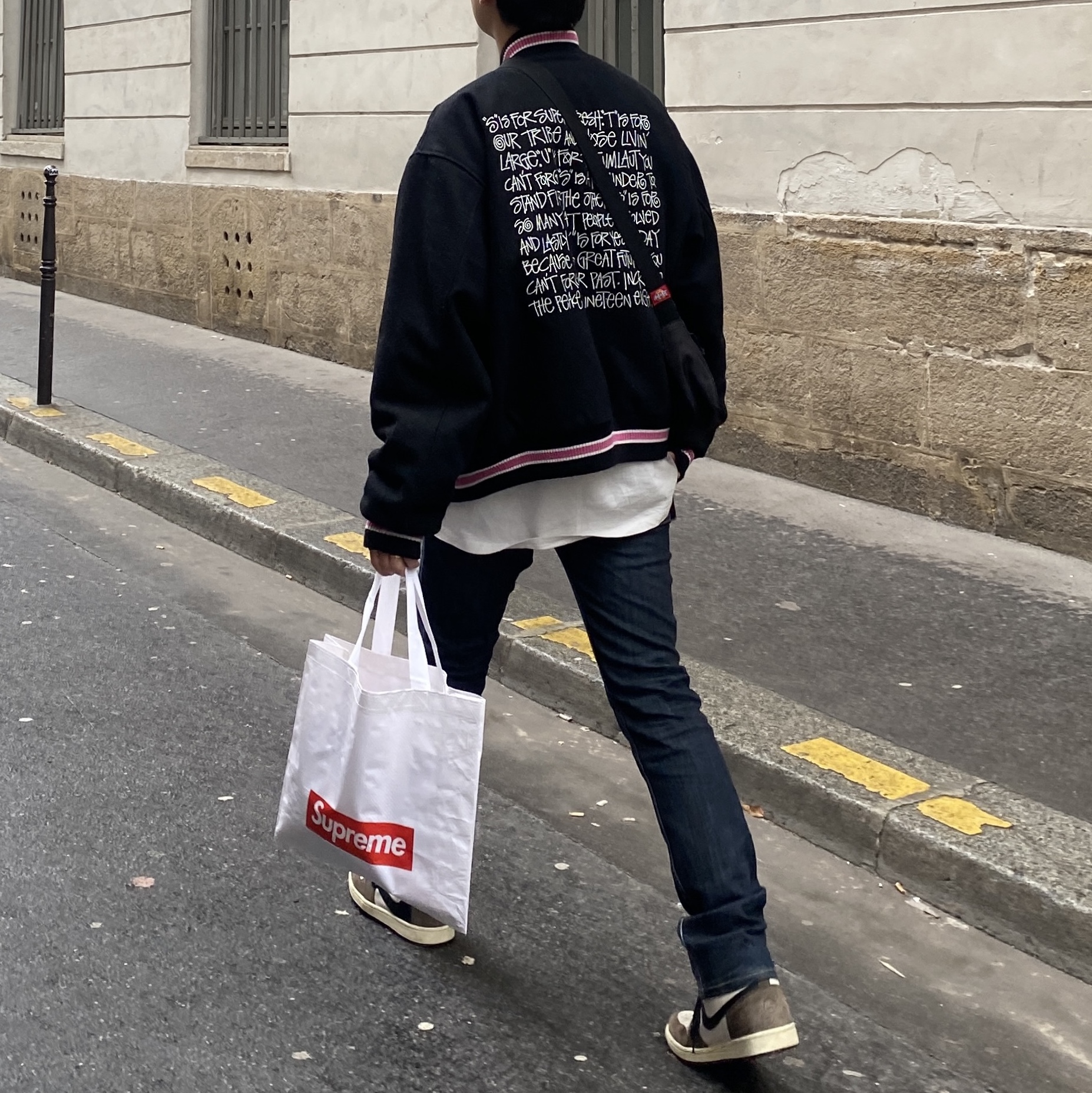 Jordan 1 x Travis Scott Retro High OG SP Mocha, Stussy S Talk Melton Varsity Jacket Black 착용 스타일