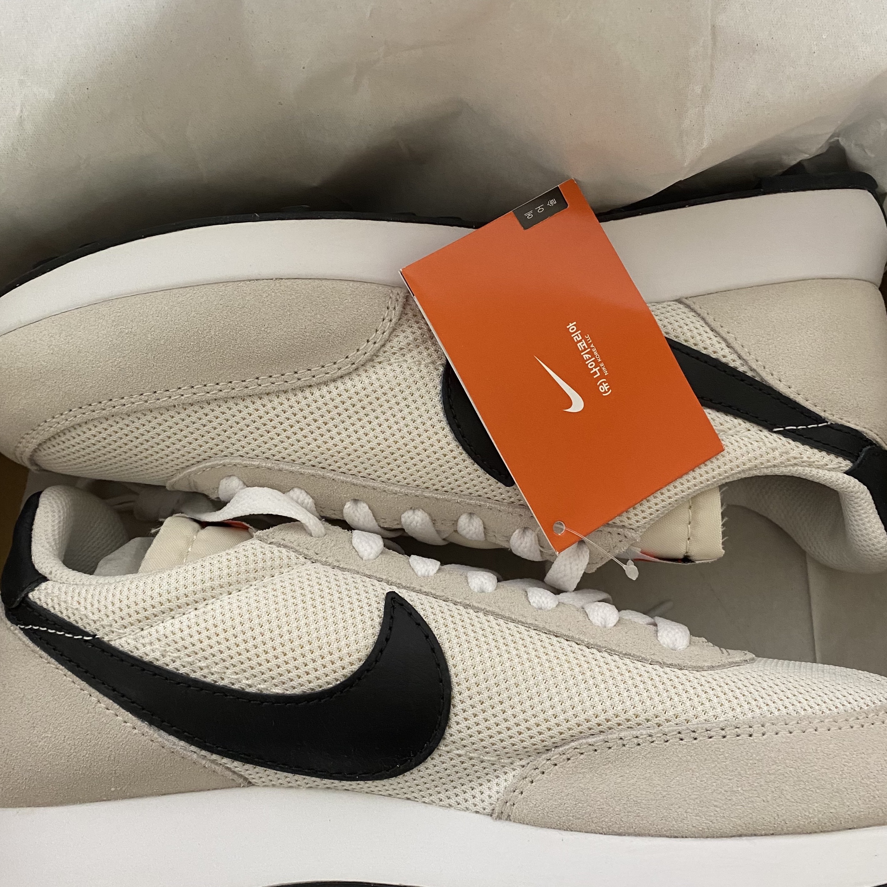 Nike Air Tailwind 79 White Phantom Black 착용 스타일