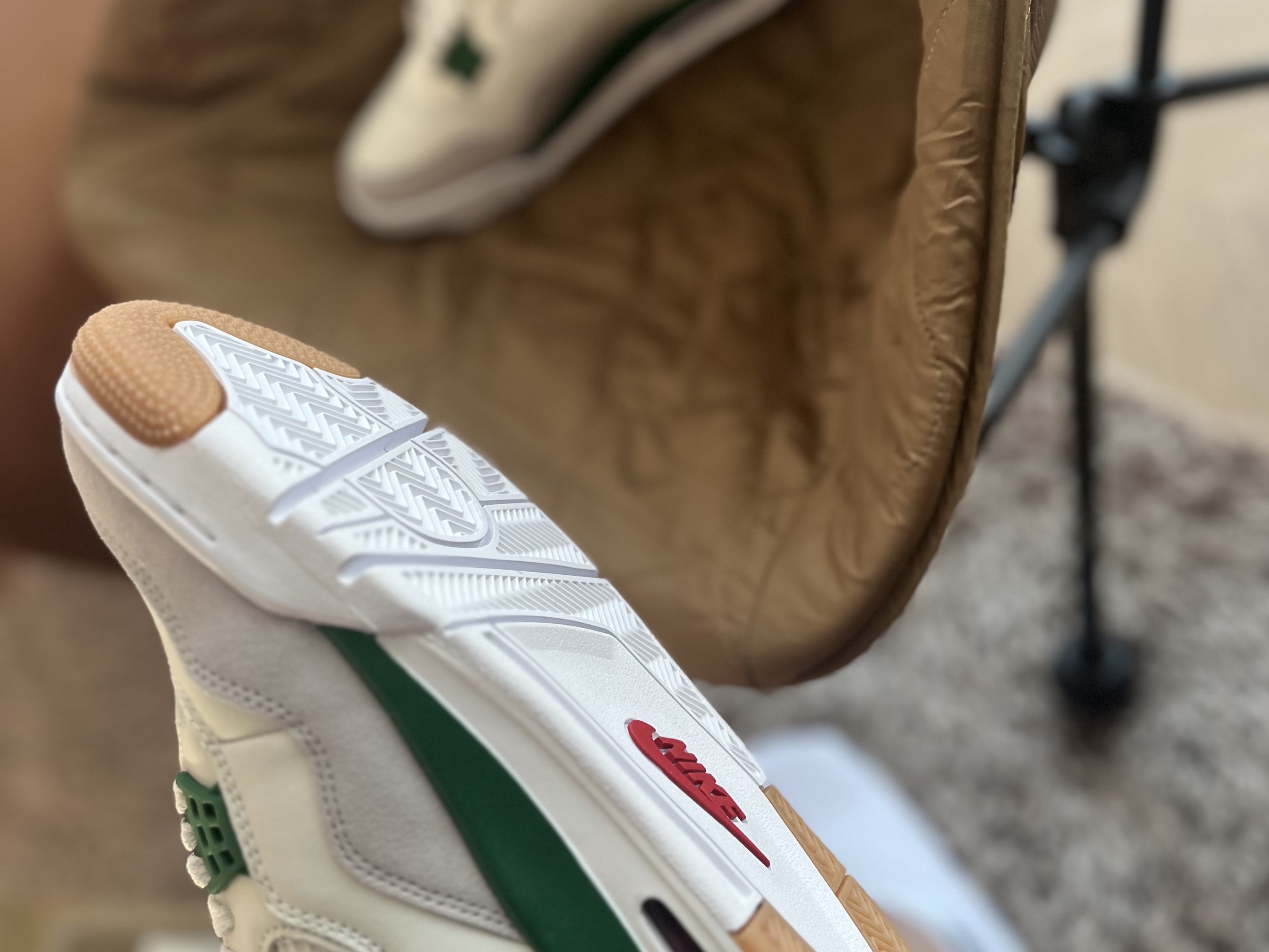 Jordan 4 x Nike SB Retro SP Pine Green, (GS) Jordan 4 Retro Linen 2017 착용 스타일 - 2