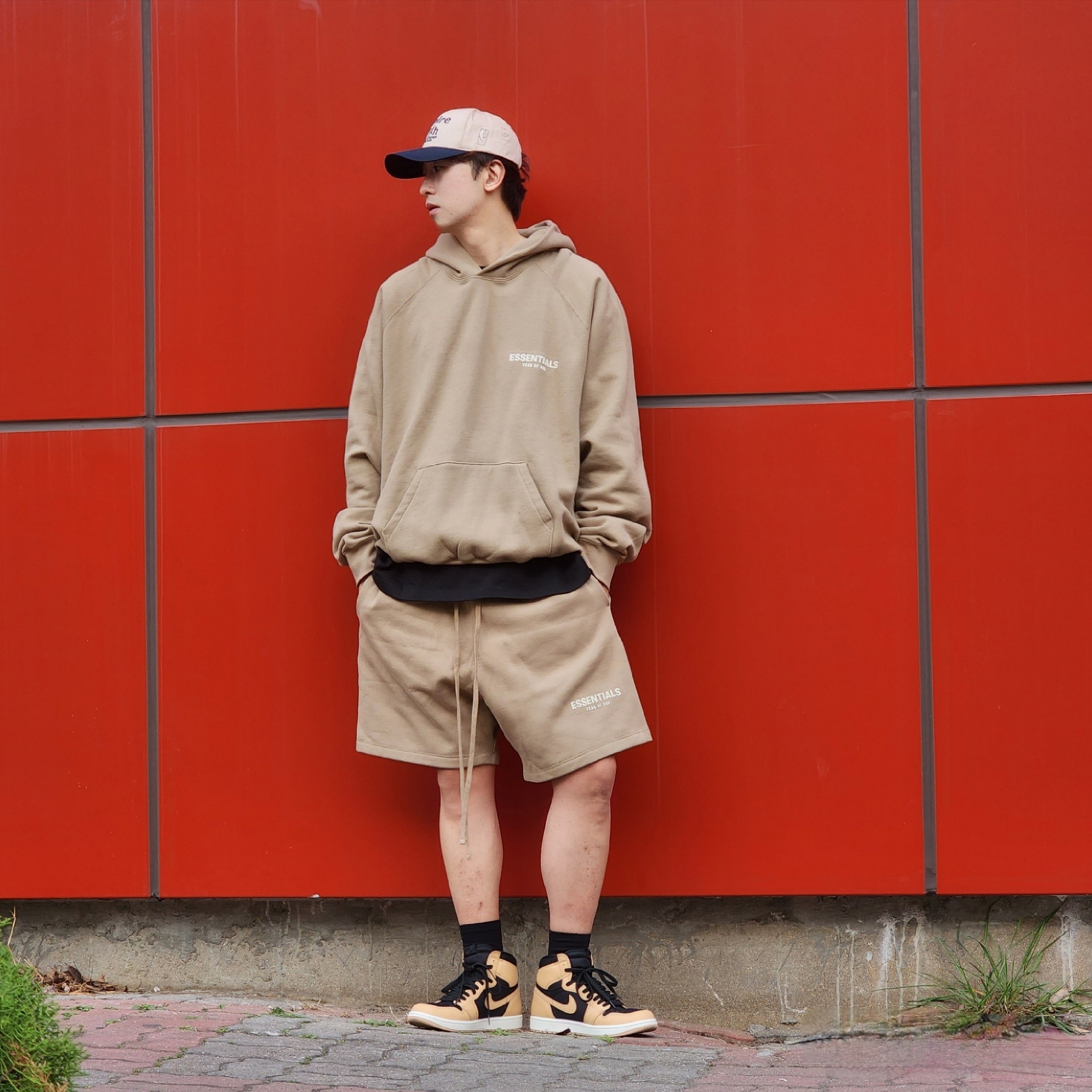 Essentials Hoodie Oak - 22SS, Essentials Shorts Oak - 22SS 착용 스타일 - 3