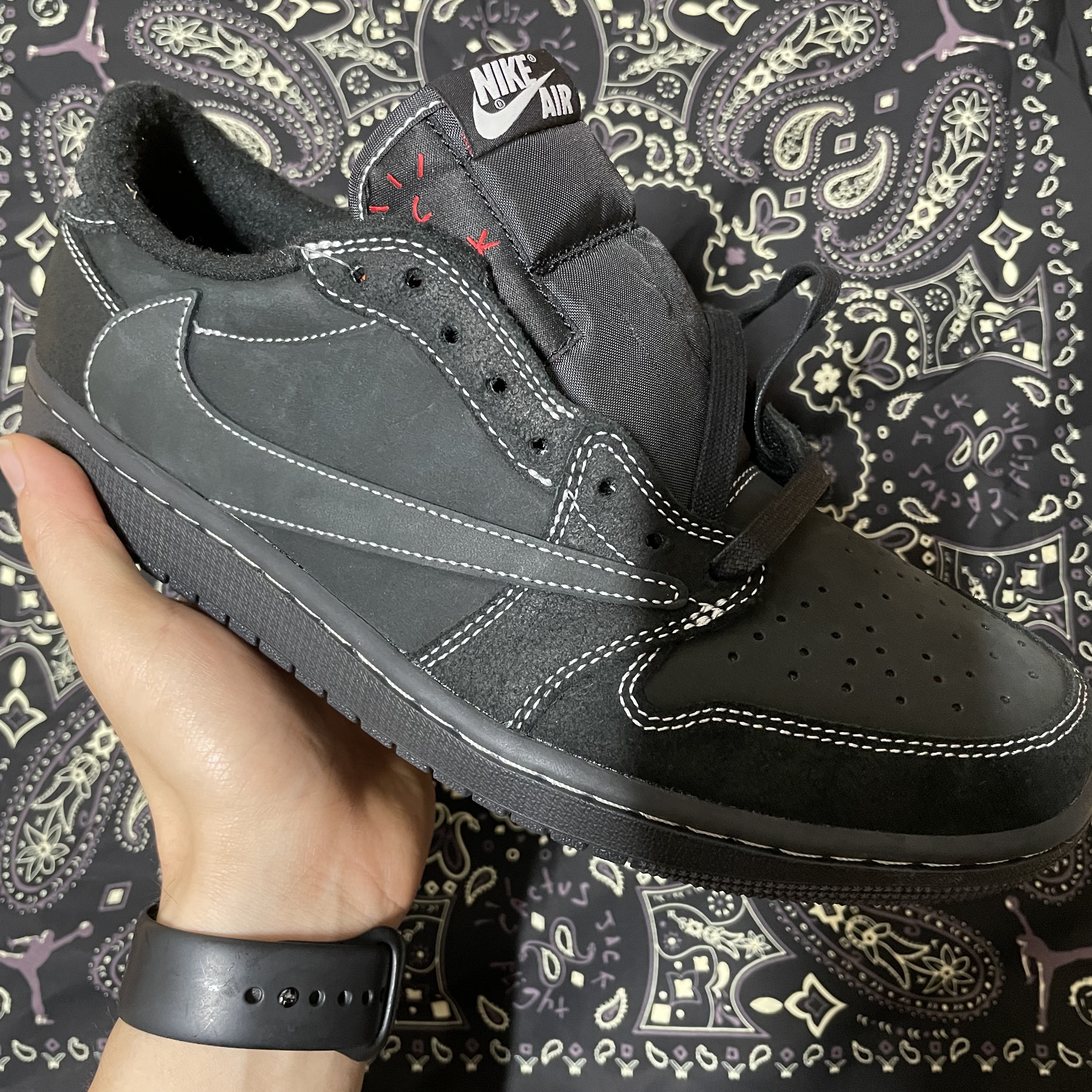 Jordan 1 x Travis Scott Retro Low OG SP Black Phantom 착용 스타일