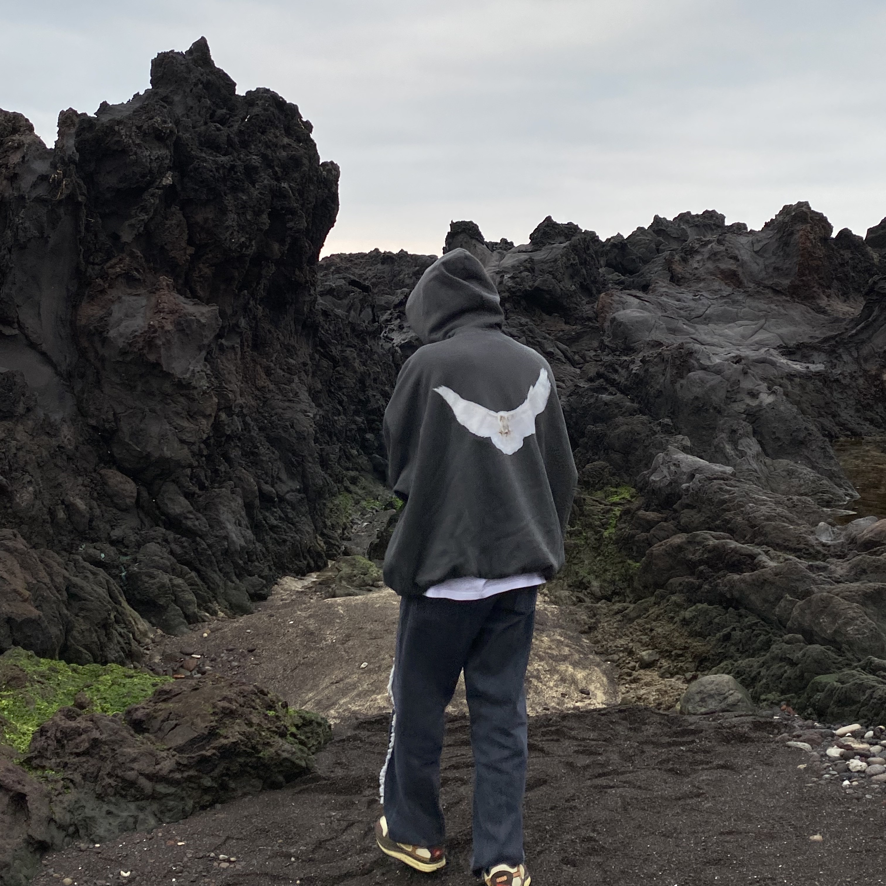Our Legacy Third Cut Slash Denim Black, Yeezy Gap Engineered By Balenciaga Dove Hoodie Black 착용 스타일 - 2