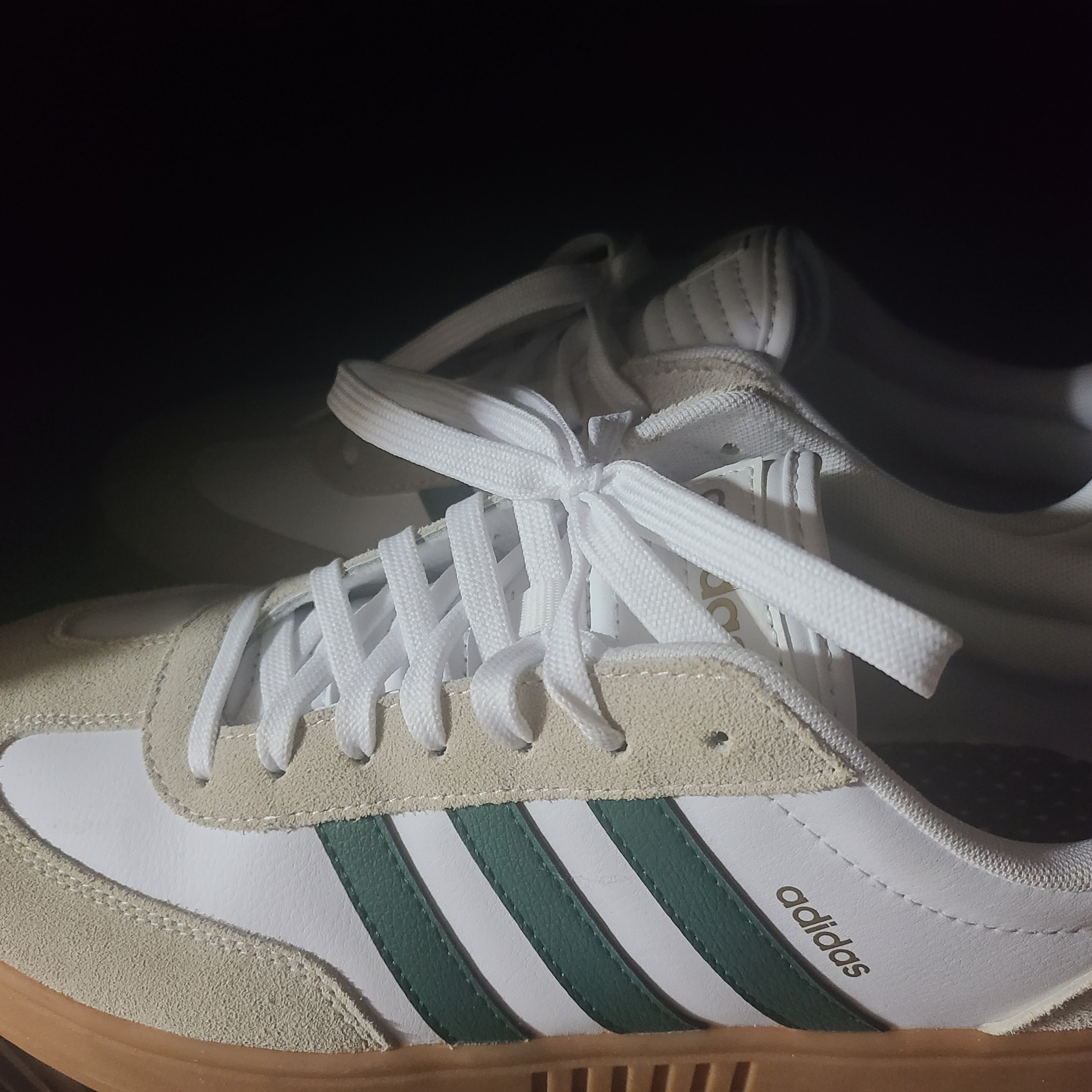 Adidas Gradas Collegiate Green 착용 스타일