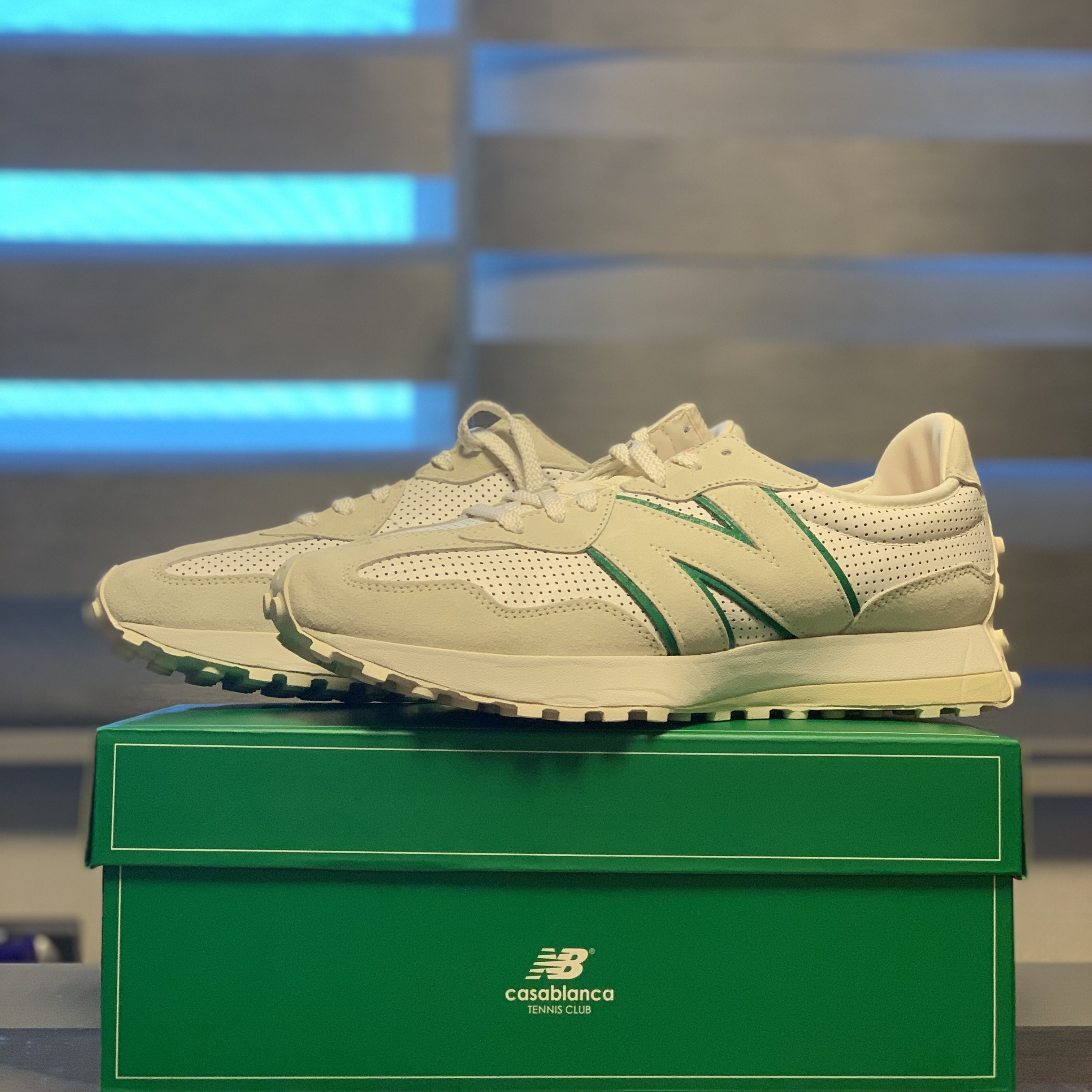New Balance x Casablanca 327 Idealist Off White Green 착용 스타일