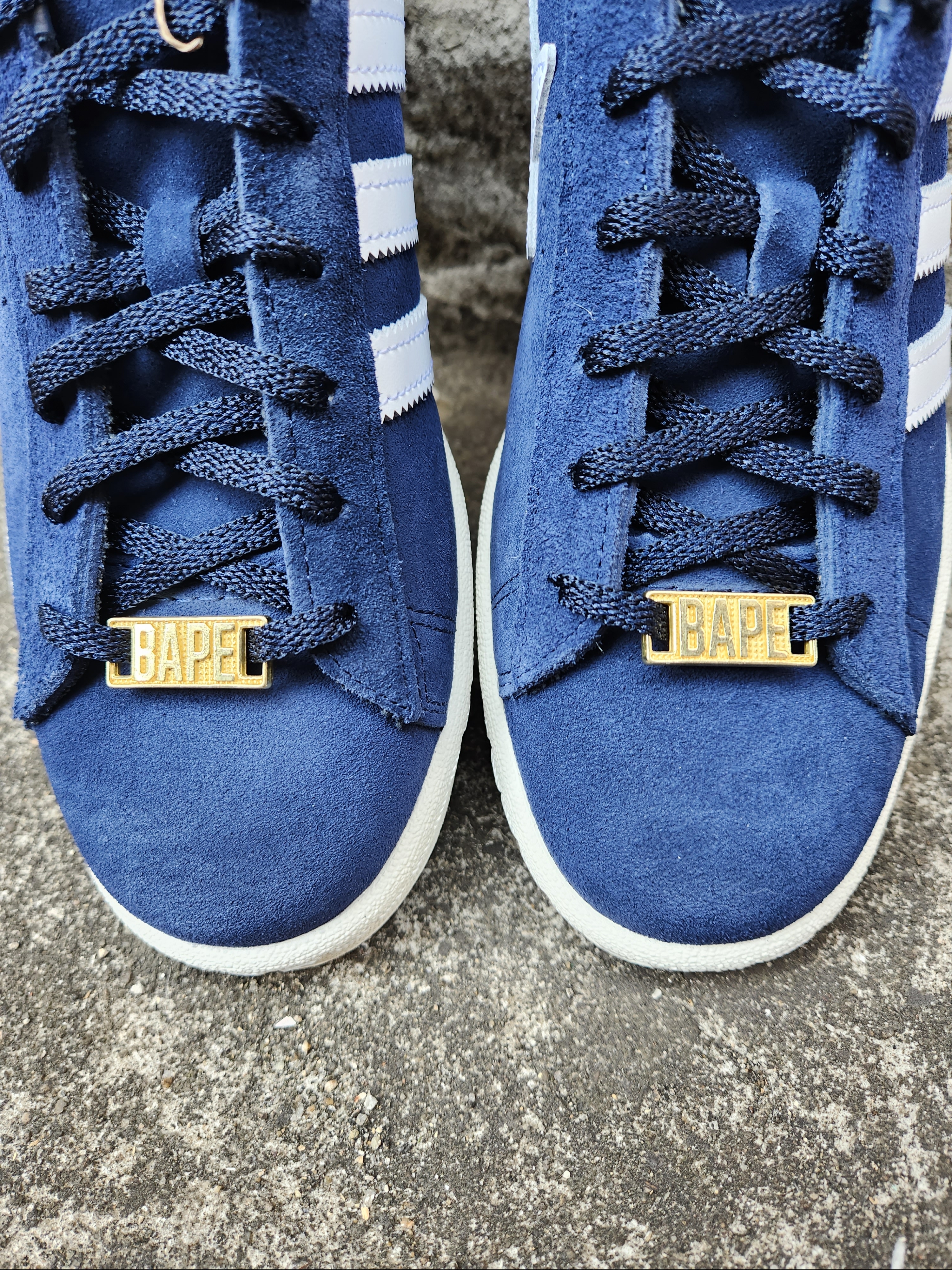 Adidas x BAPE Campus 80s Collegiate Navy 착용 스타일 - 4