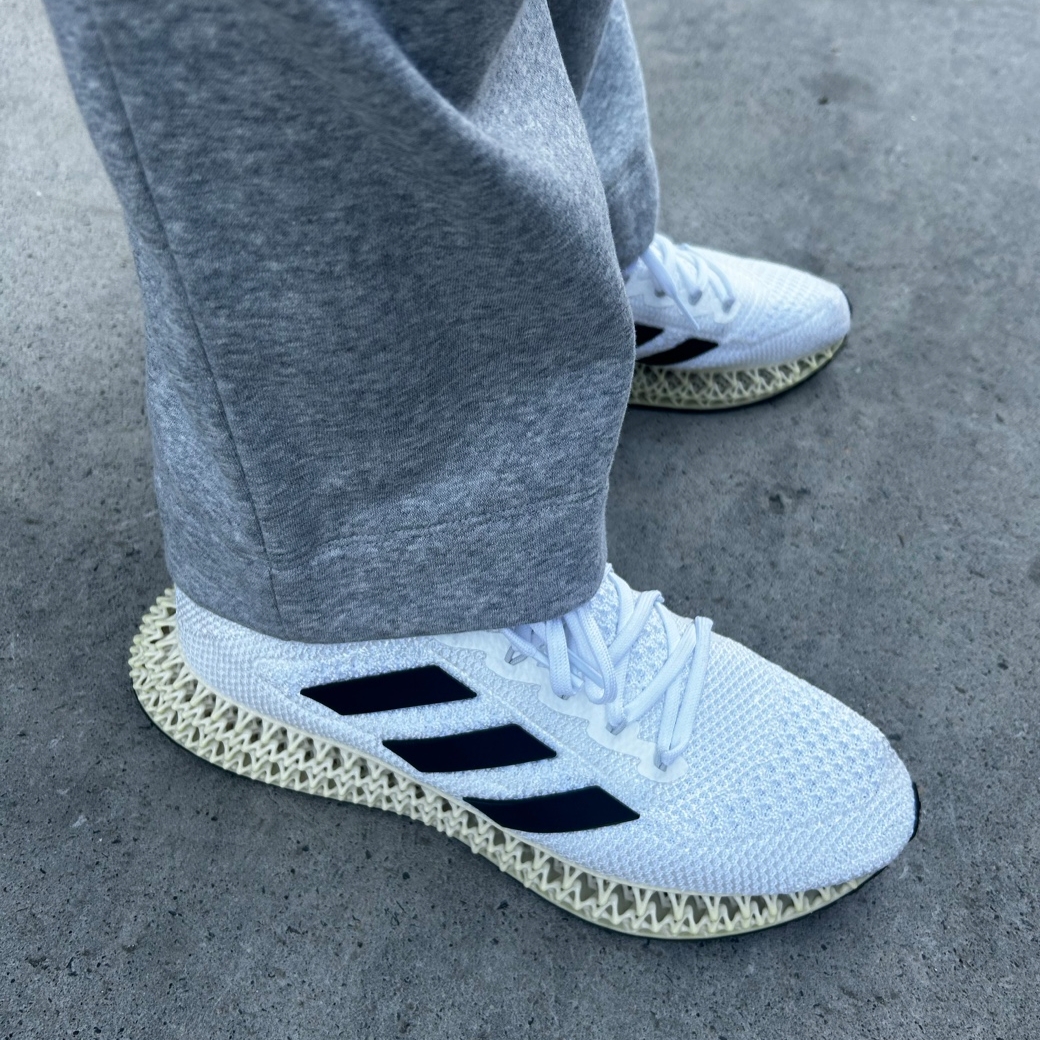 Adidas 4DFWD White Black 착용 스타일 - 2