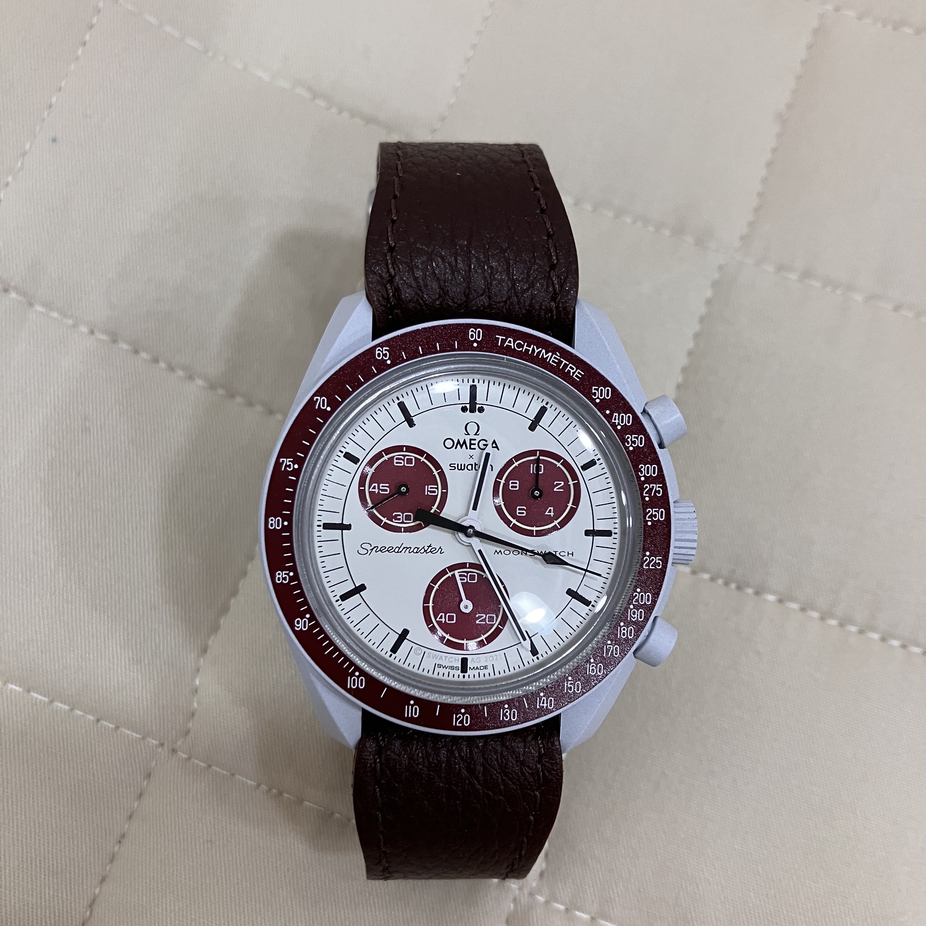 Swatch x Omega Bioceramic MoonSwatch Mission To Pluto 착용 스타일 - 4