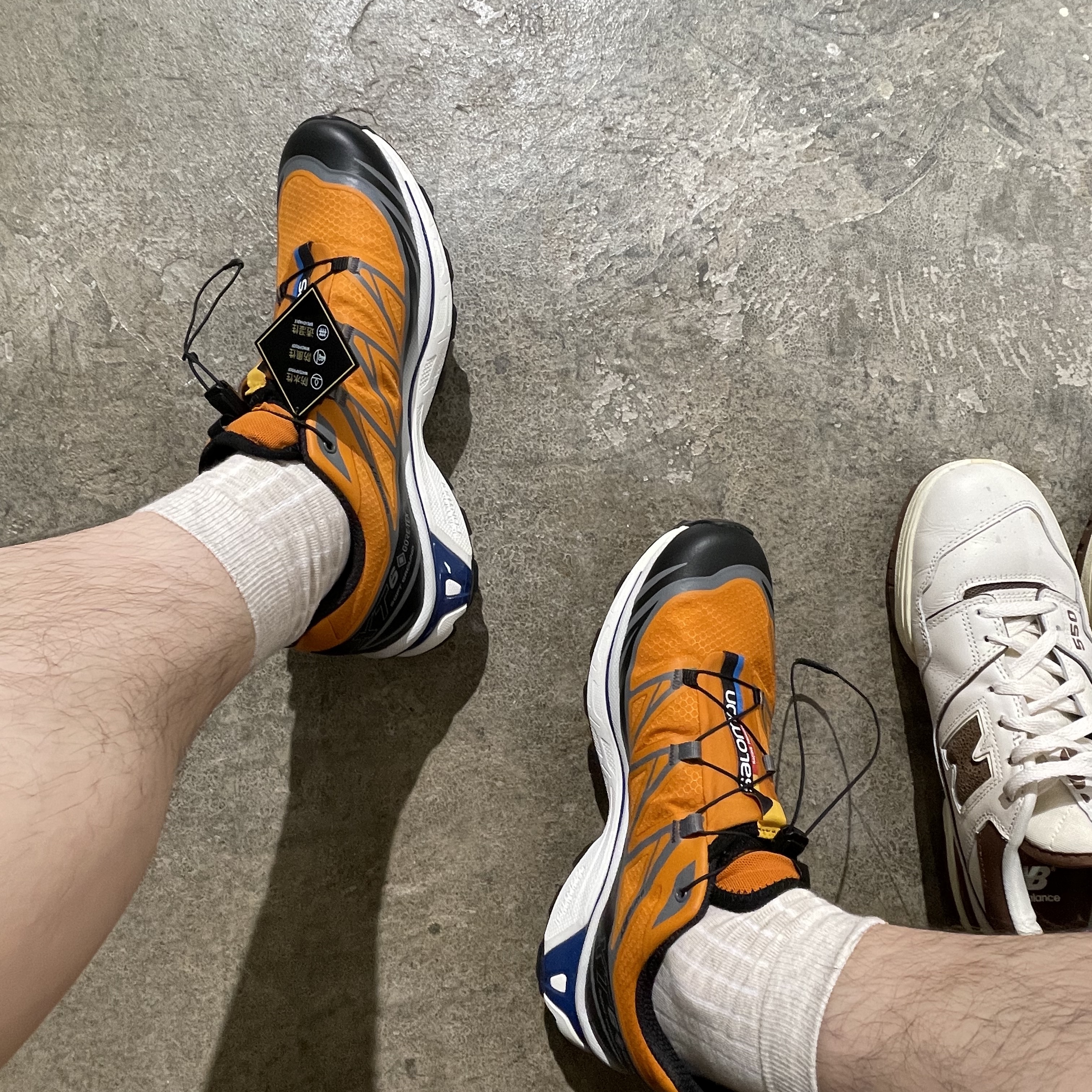 Salomon XT-6 Gore-Tex Utility Marmalade 착용 스타일 - 2