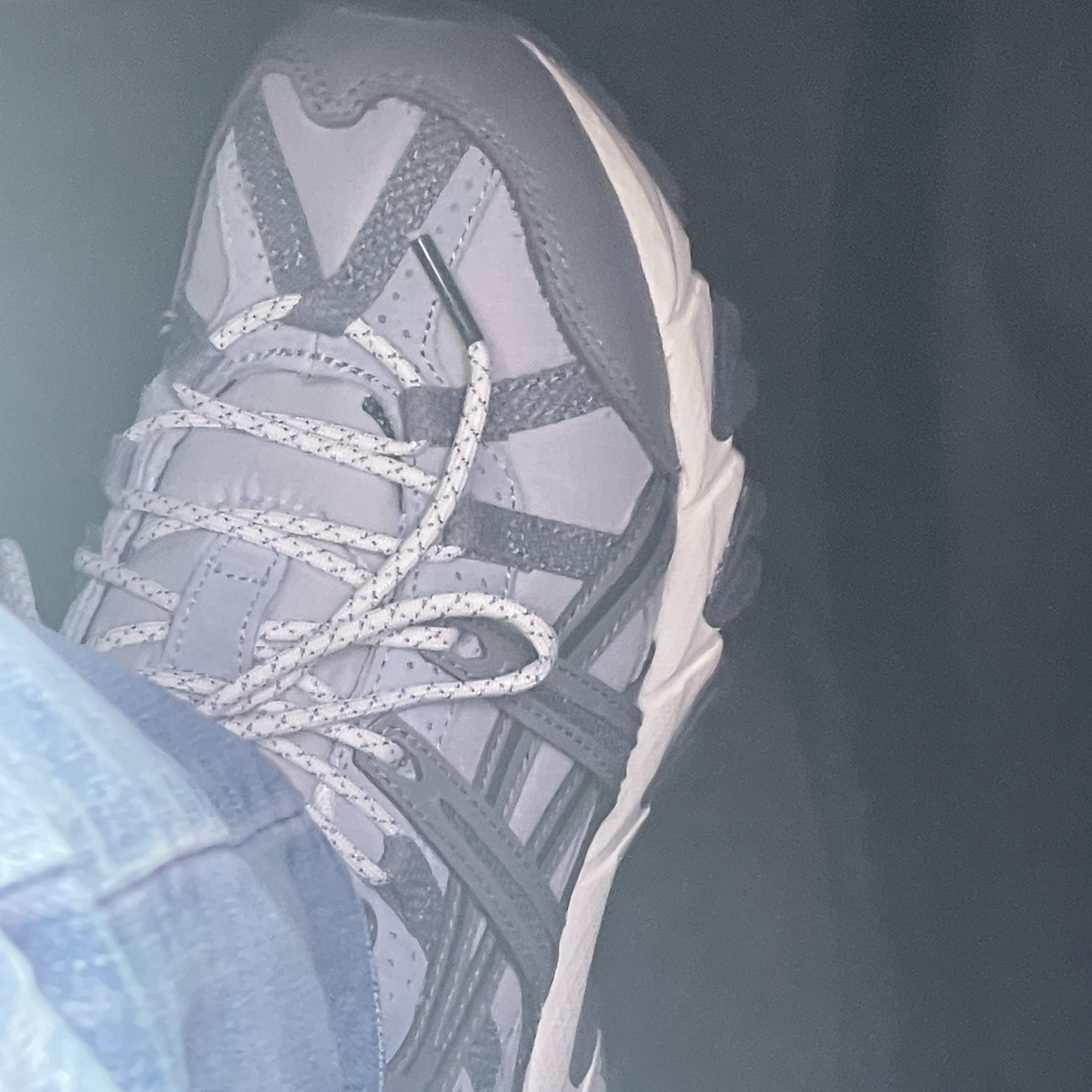 Asics Gel-Sonoma 15-50 Oyster Grey Clay Grey 착용 스타일 - 3