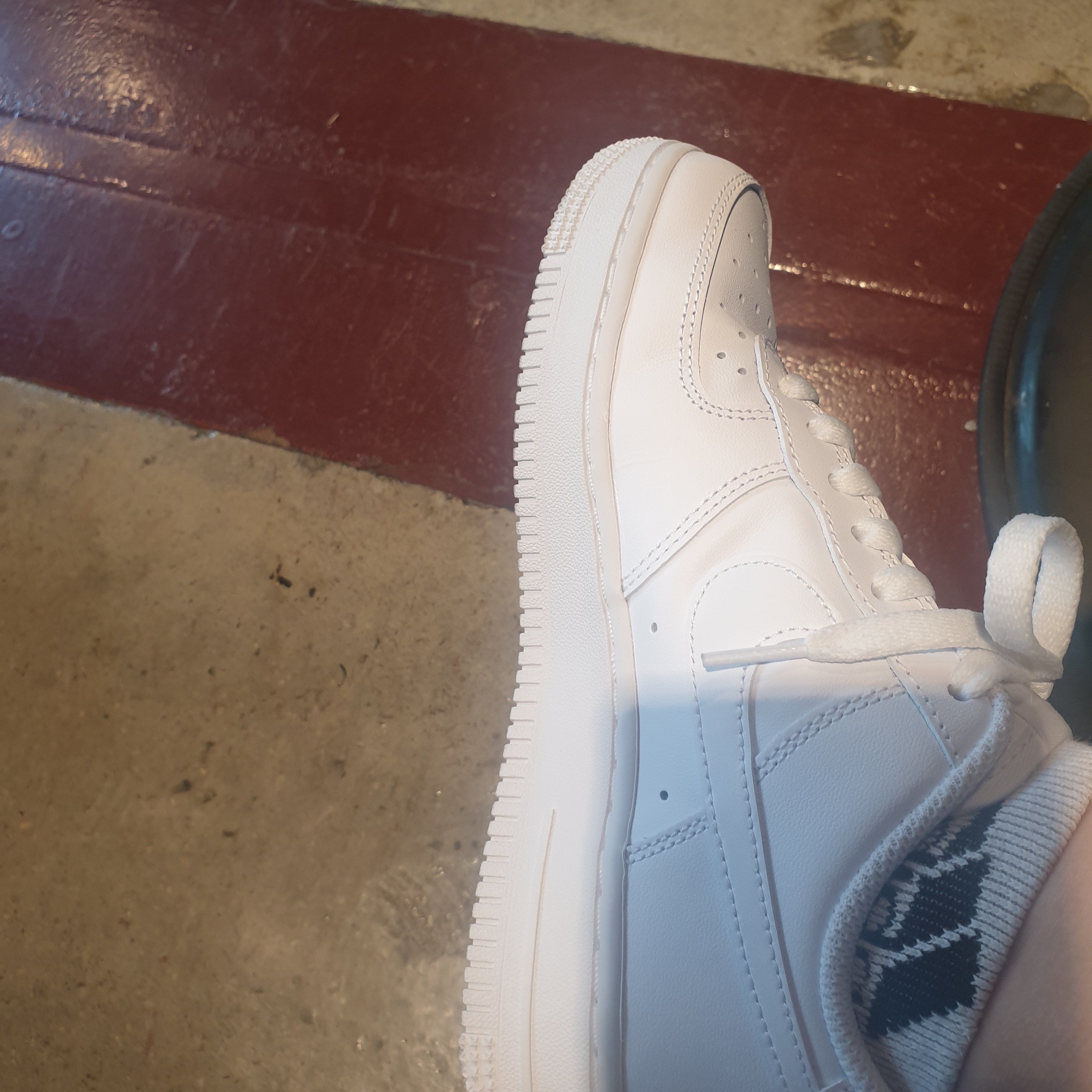 (W) Nike Air Force 1 '07 Low White 착용 스타일 - 2