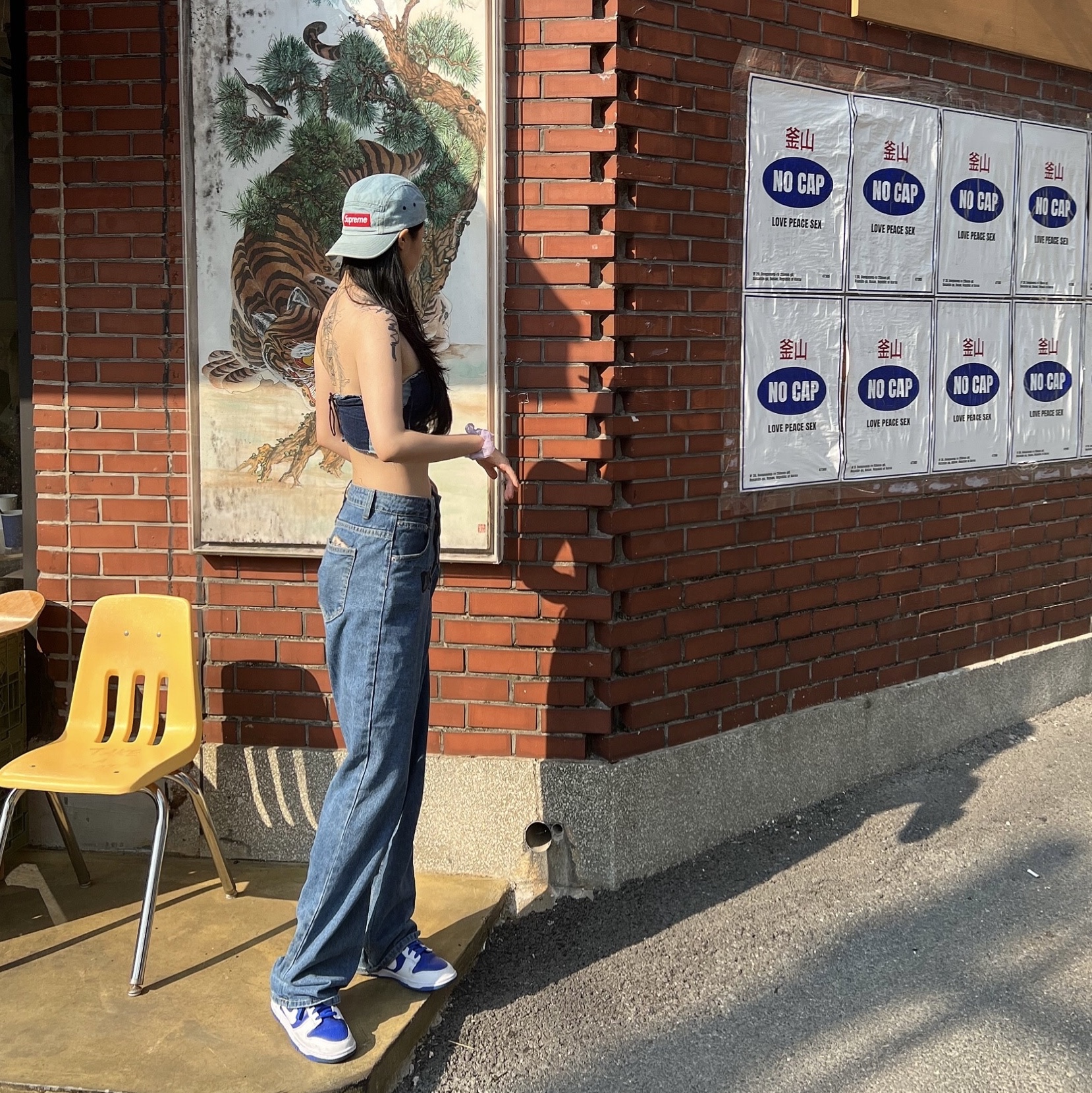 Nike Dunk Low Retro Racer Blue and White, Supreme Denim Camp Cap Washed Blue - 22FW 착용 스타일