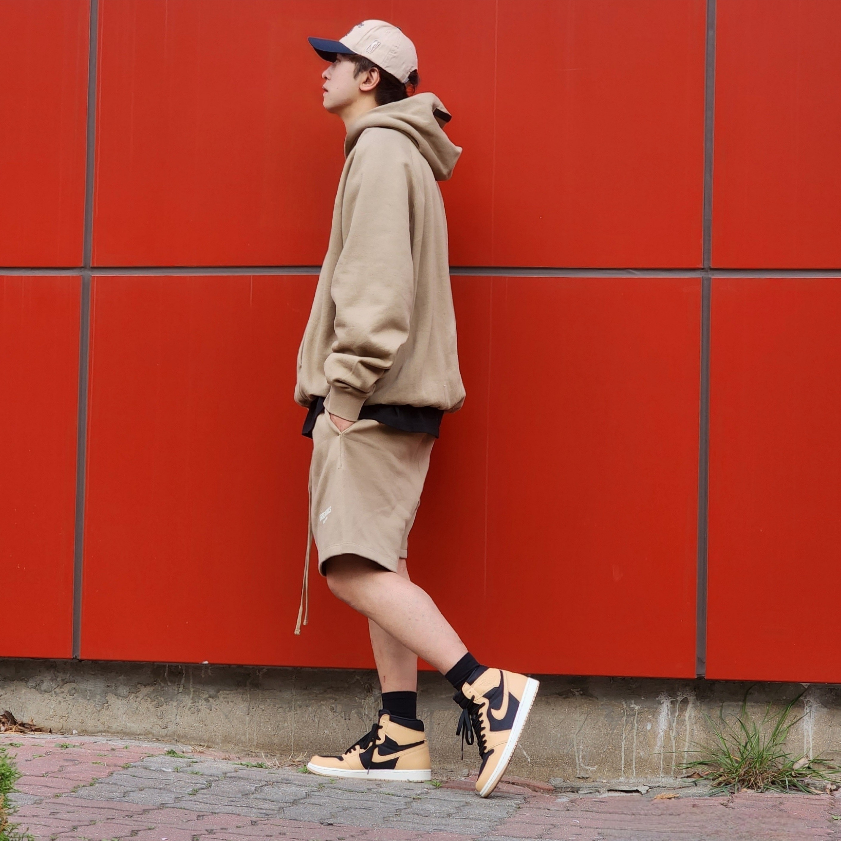 Essentials Hoodie Oak - 22SS, Essentials Shorts Oak - 22SS 착용 스타일 - 4