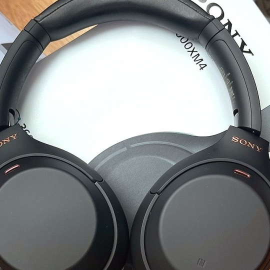 Sony WH-1000XM4 Black (Korean Ver.) 착용 스타일