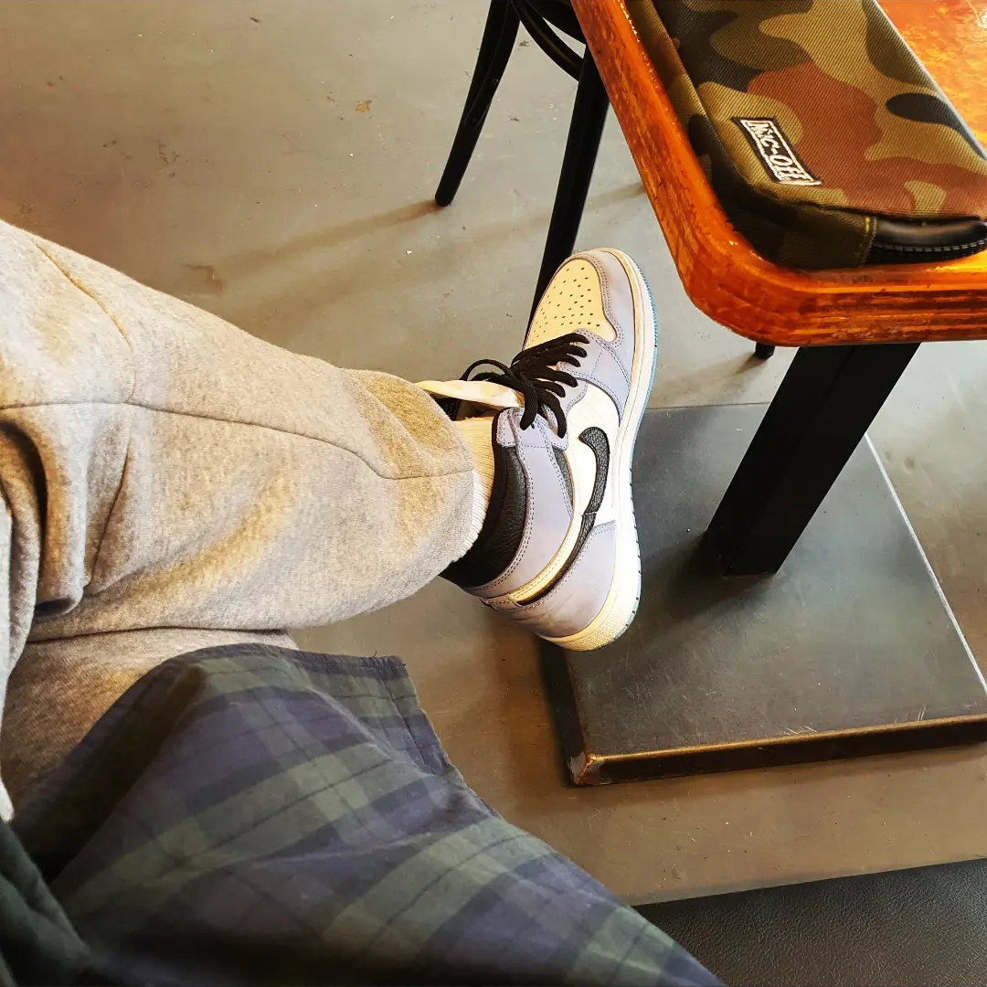 Jordan 1 Retro High OG University Blue 착용 스타일