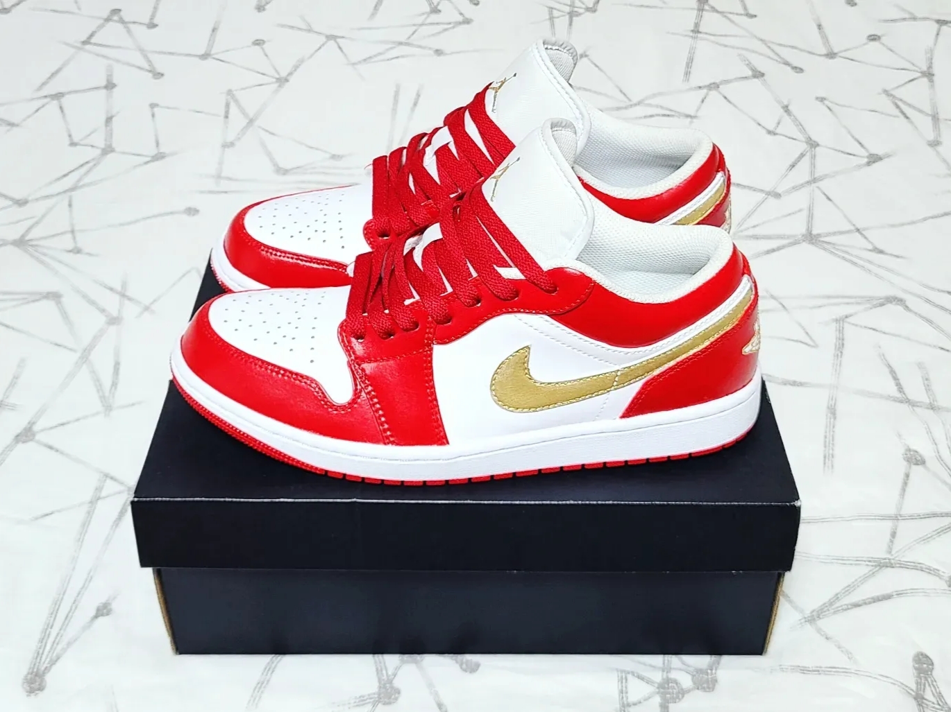 Jordan 1 Low Triple White 착용 스타일 - 2