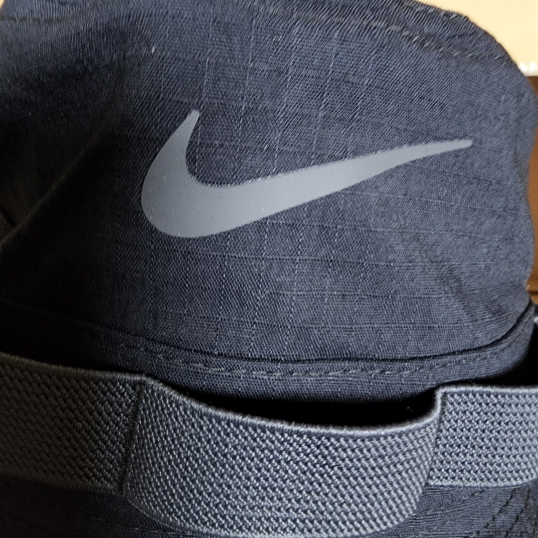 Nike Boonie Bucket Hat Black 착용 스타일 - 1