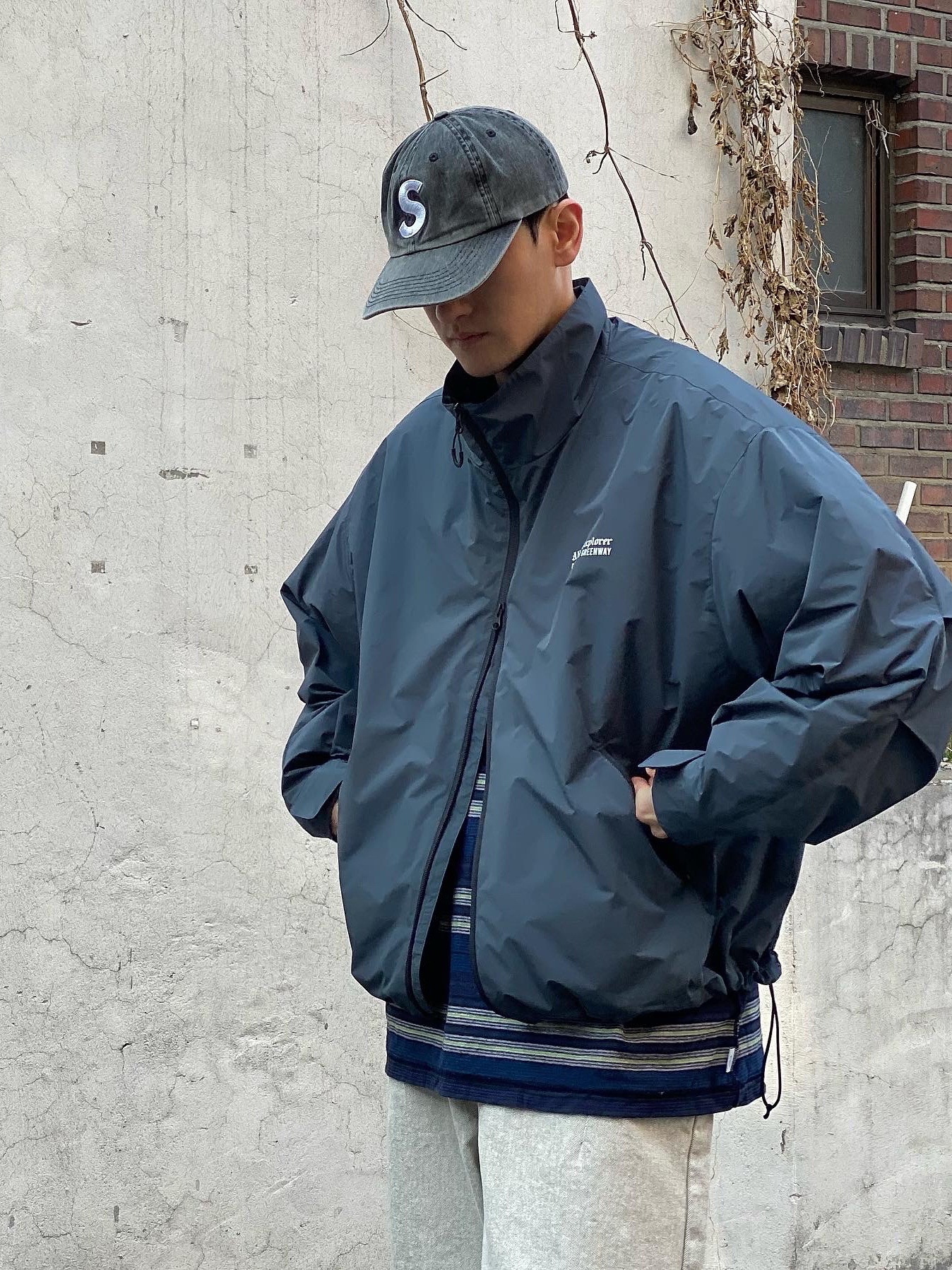 Supreme Pigment Print S Logo 6-Panel Black - 20SS, Nike x Supreme Air Max Tailwind 4 Black 착용 스타일 - 3