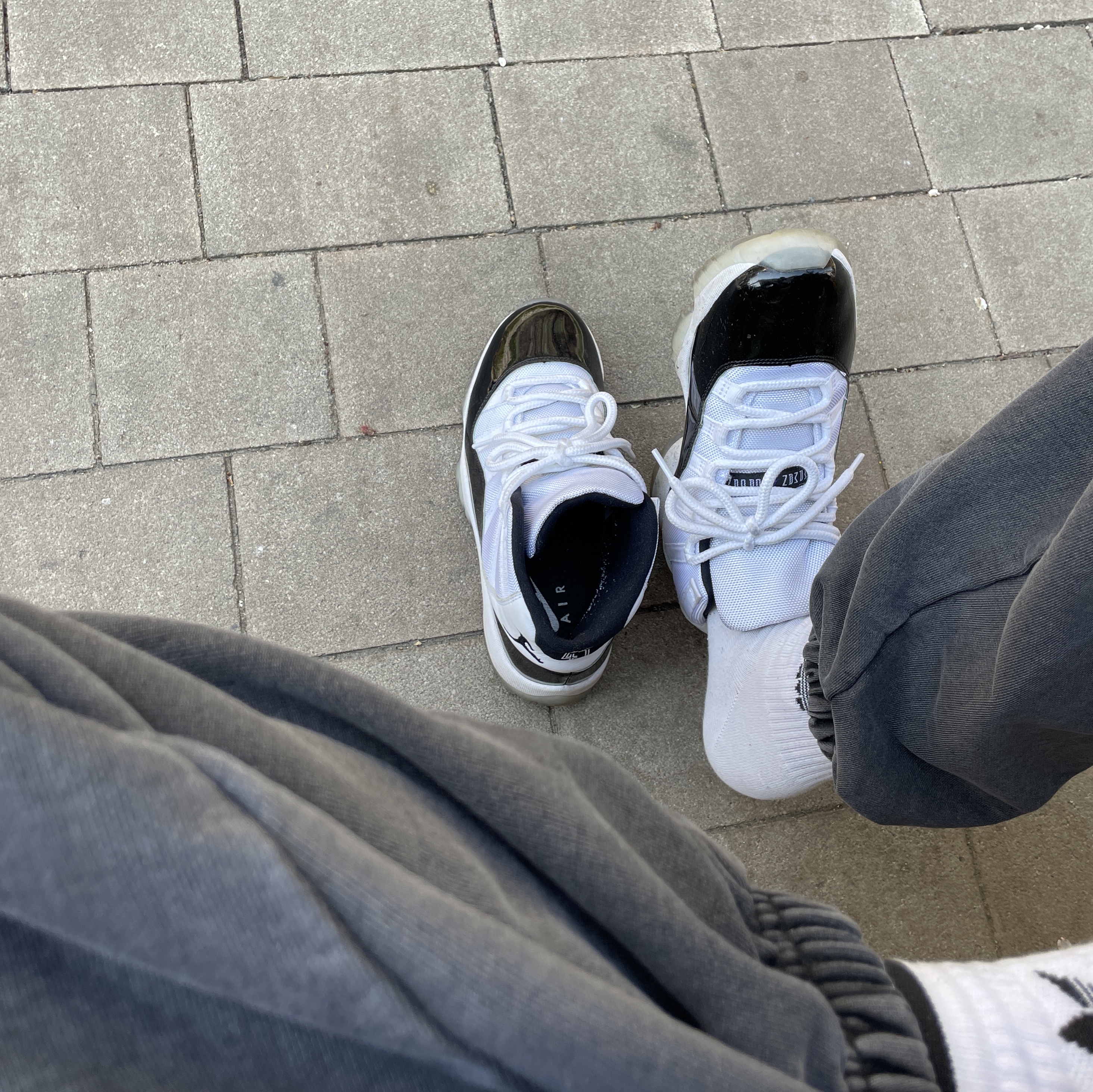 Jordan 11 Retro Concord 2018 착용 스타일 - 2