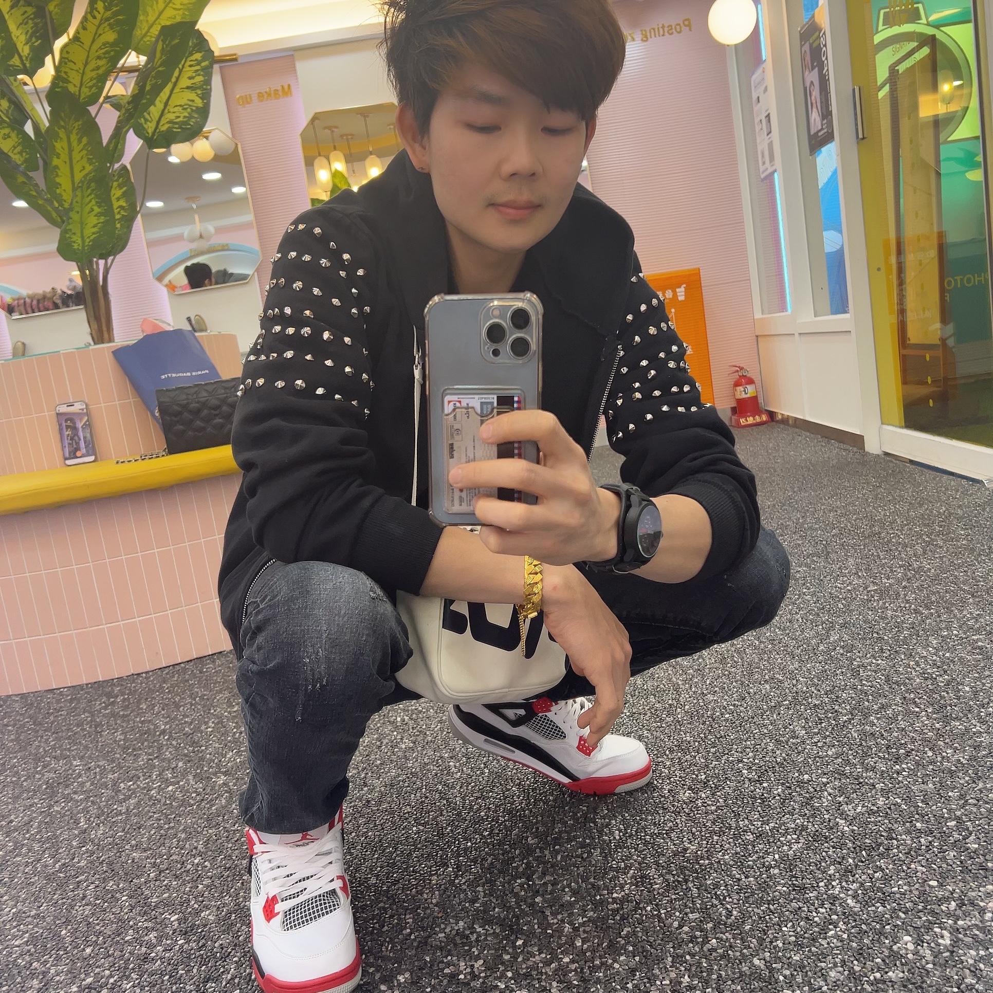 Jordan 4 Retro OG Fire Red 2020 착용 스타일 - 2