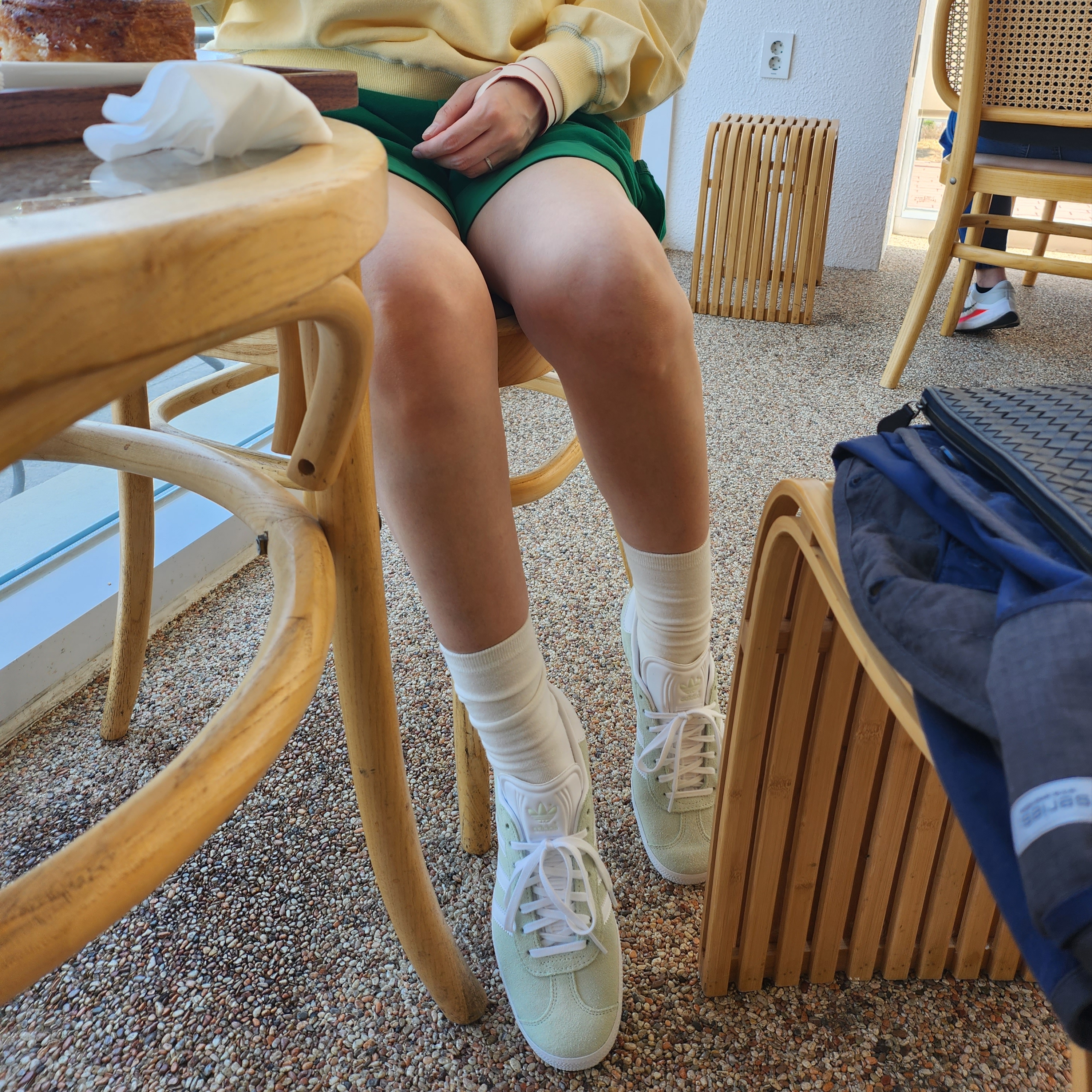 Adidas Gazelle Linen Green 착용 스타일