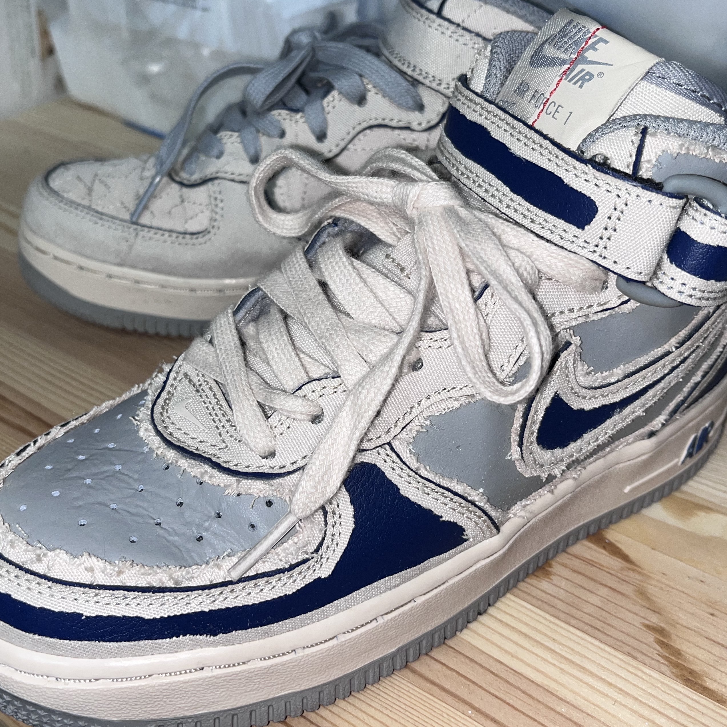 Nike Air Force 1 Mid '07 Pearl White 착용 스타일 - 1