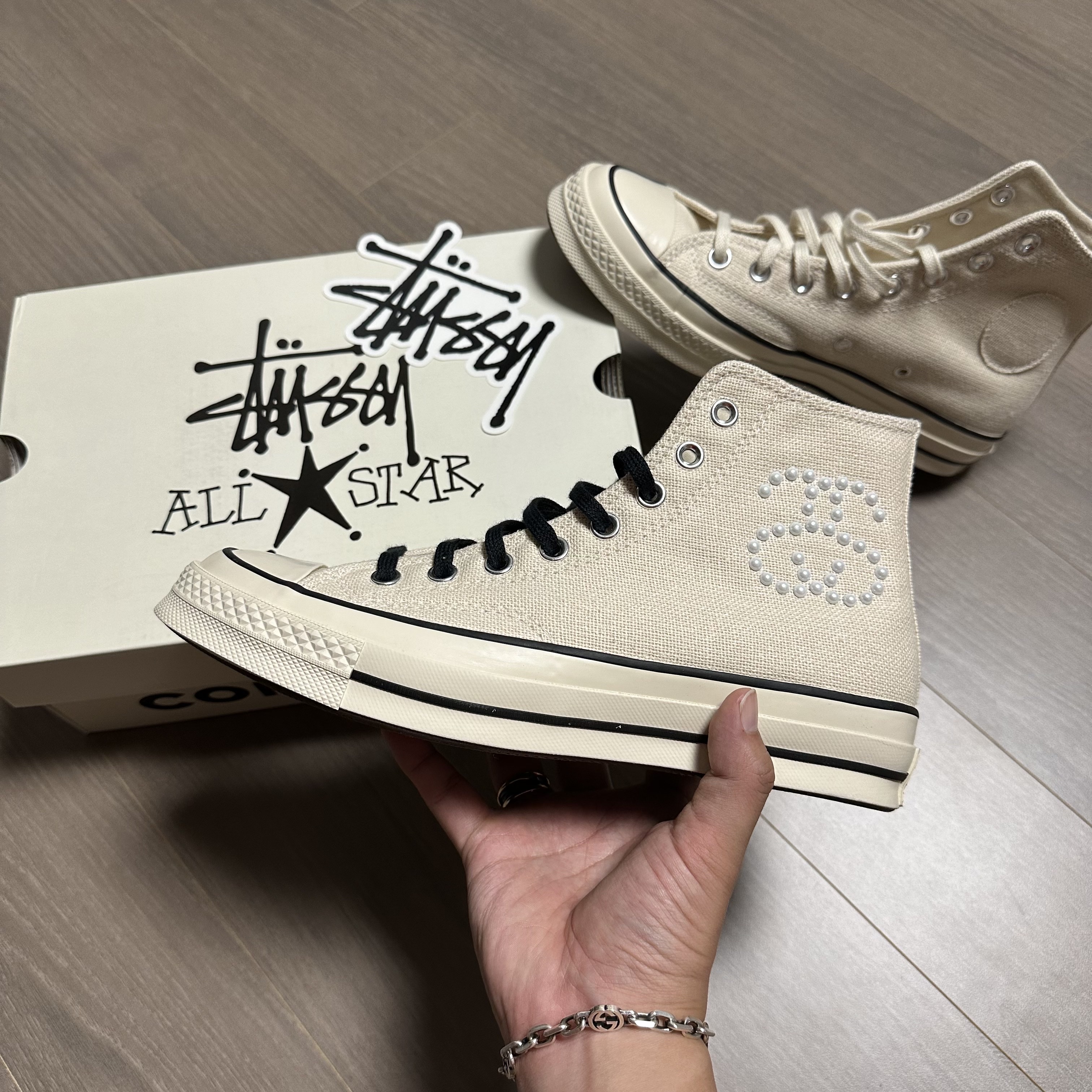 Converse x Stussy Chuck 70 High Natural Ivory 착용 스타일 - 1