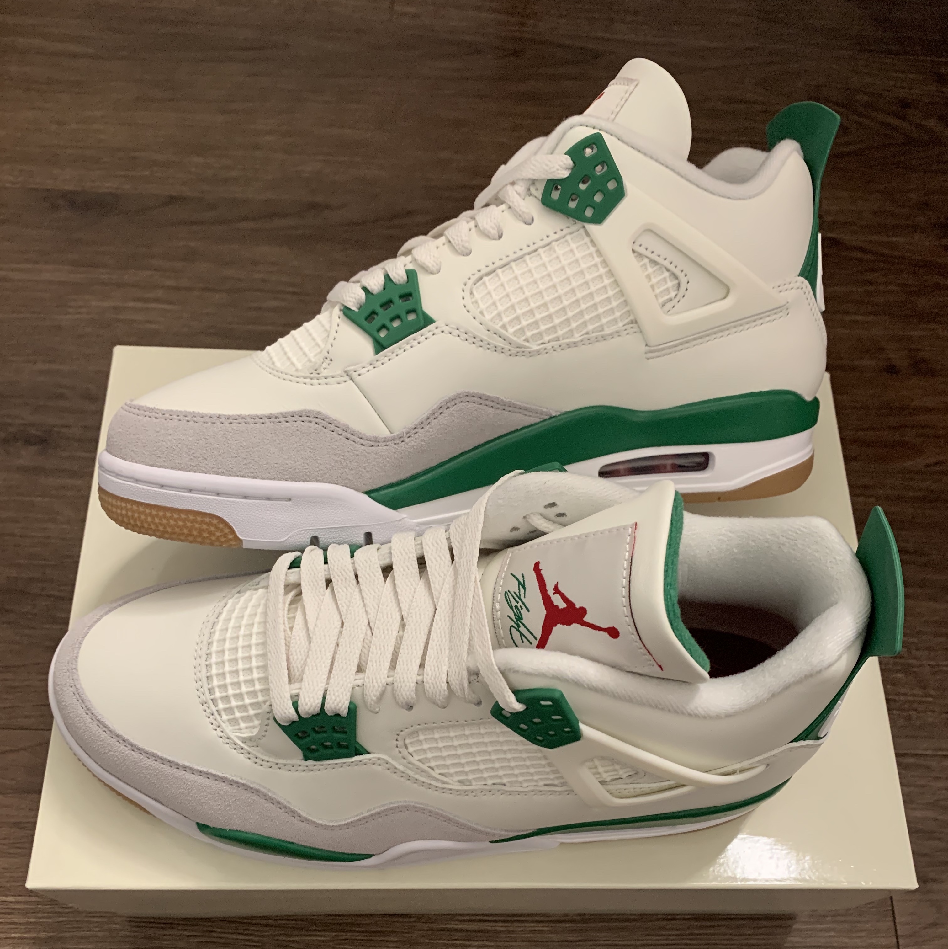 Jordan 4 x Nike SB Retro SP Pine Green 착용 스타일