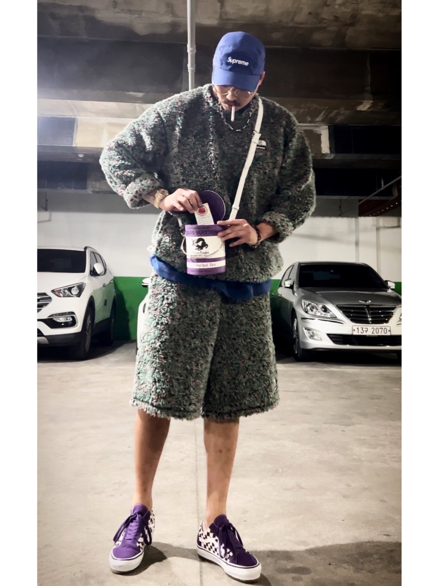 Louis Vuitton LV Paint Can Purple, Vans x Supreme x Swarovski Old Skool Purple 착용 스타일 - 3