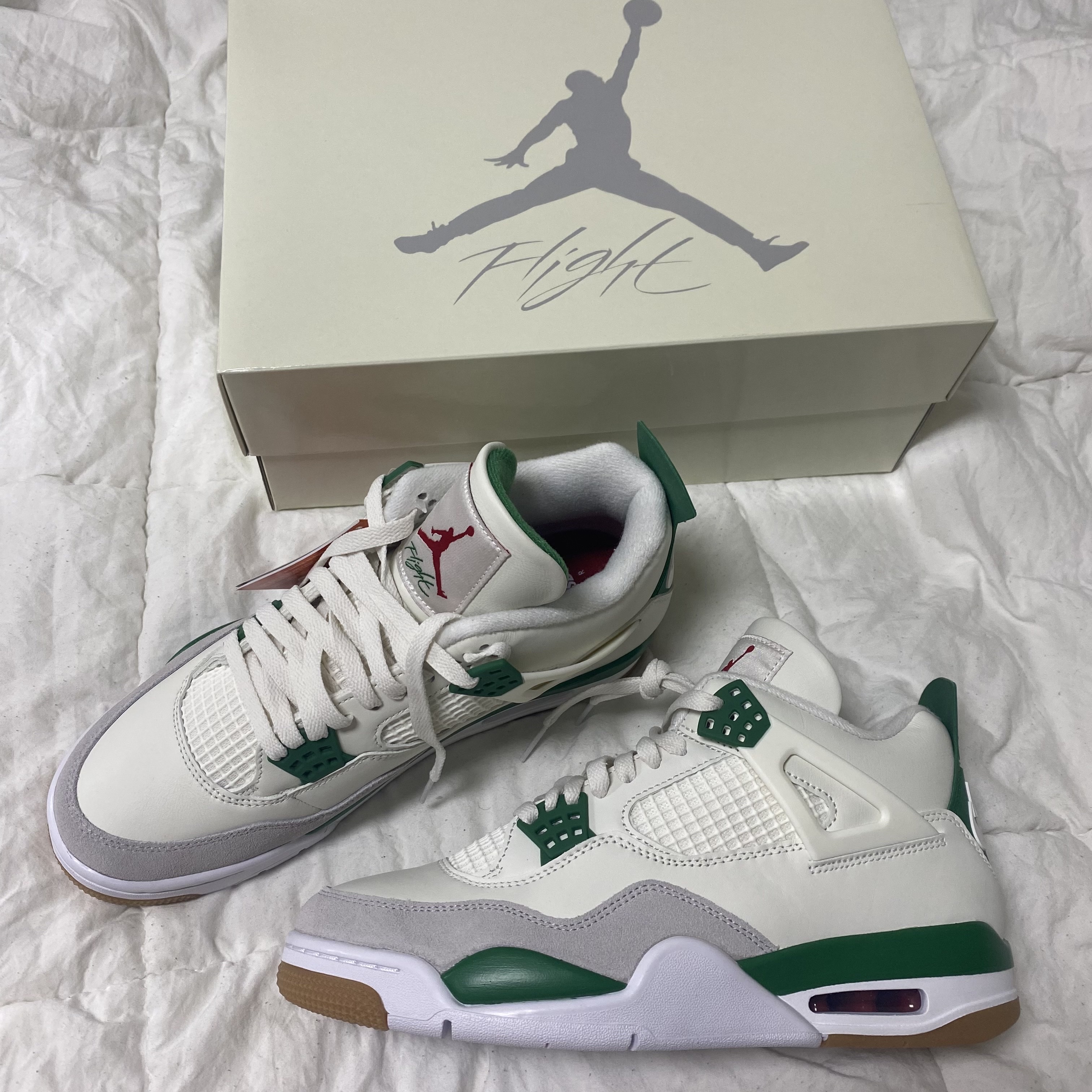 Jordan 4 x Nike SB Retro SP Pine Green 착용 스타일 - 1
