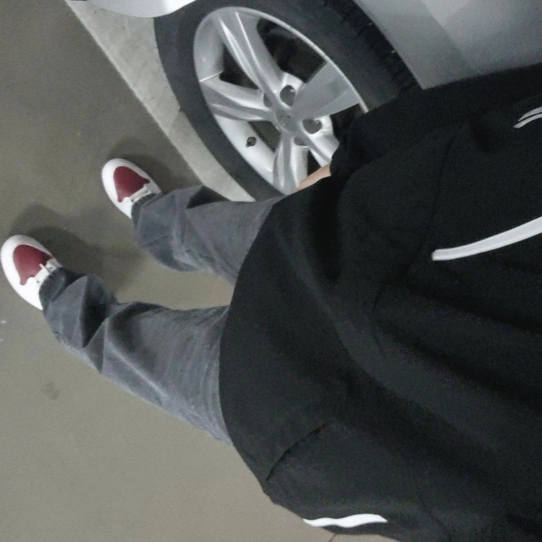 (W) Jordan 1 Mid Championship Red 착용 스타일