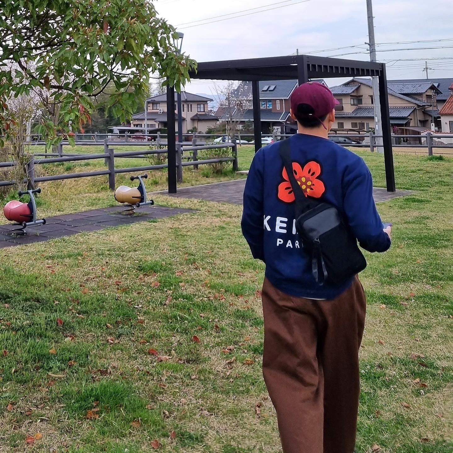 Kenzo Boke Flower Long Sleeve T-Shirt Midnight Blue, Kenzo Boke Flower Sweatshirt Midnight Blue 착용 스타일