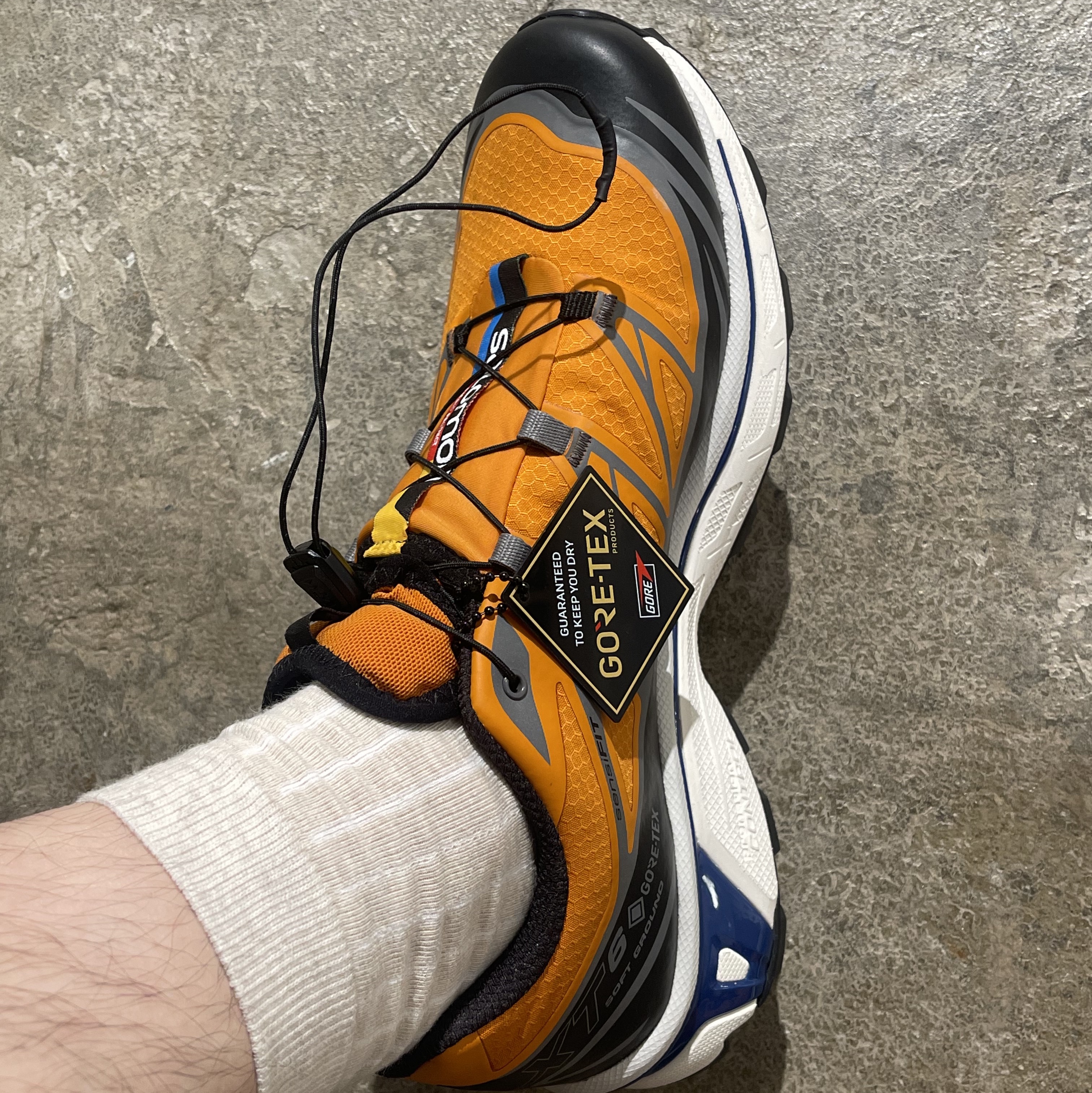 Salomon XT-6 Gore-Tex Utility Marmalade 착용 스타일 - 3
