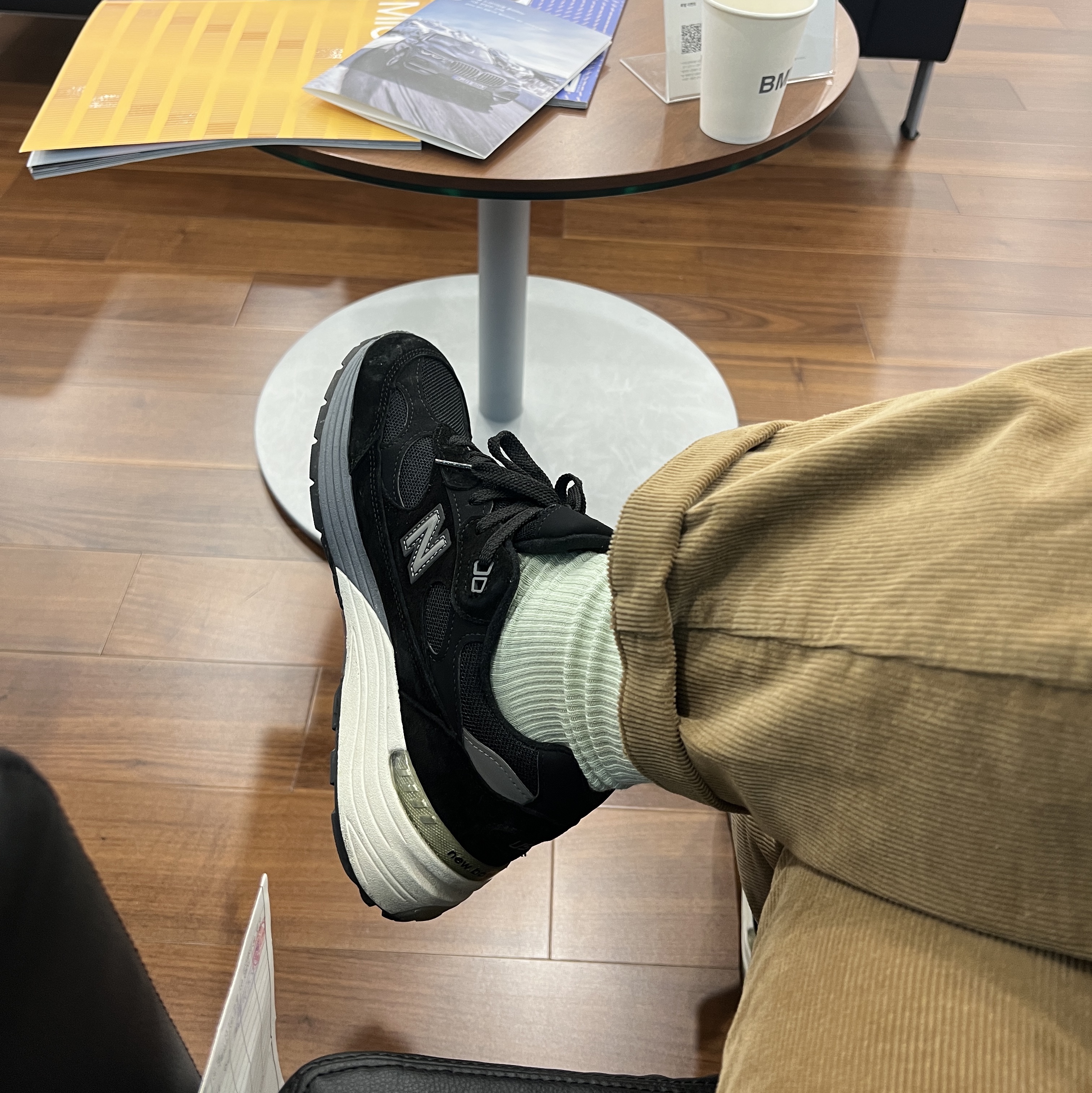 New Balance 992 Made in USA Black 착용 스타일