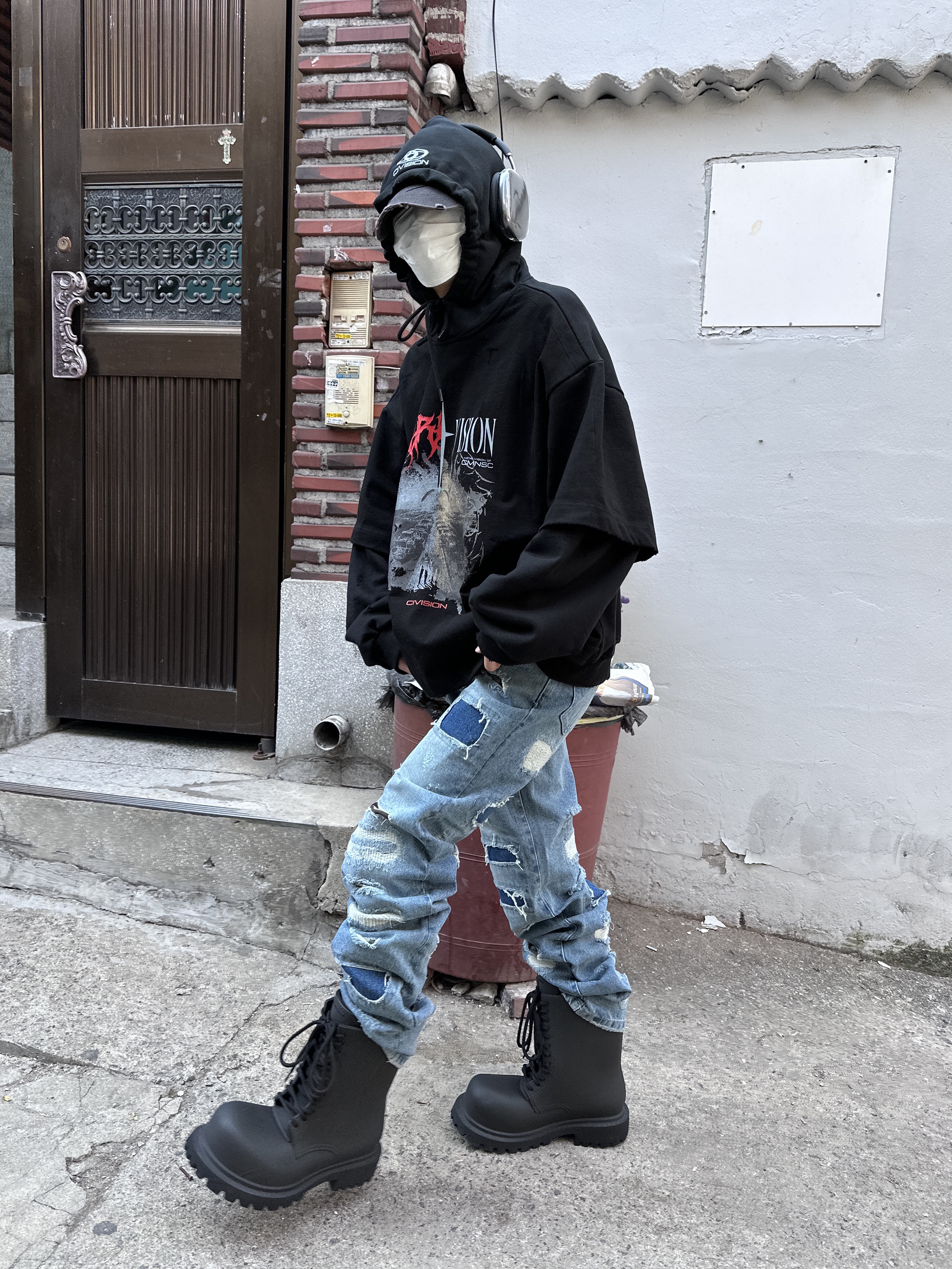 Balenciaga XL Army Boots Full Eva Black, Apple AirPods Max Lightning Space Gray (Korean Ver.) 착용 스타일 - 5