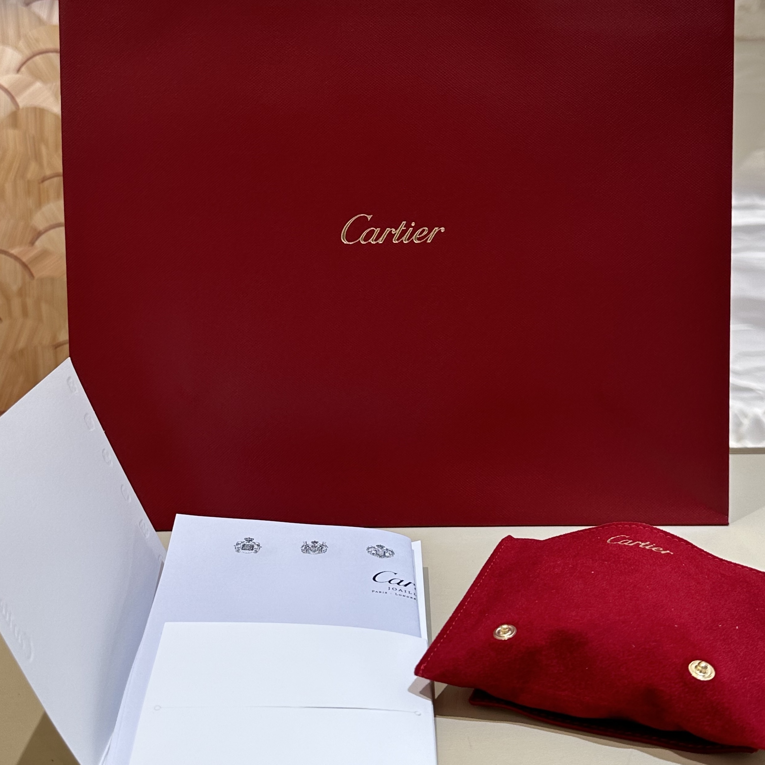 Cartier Tank Must Watch Small Quartz Steel Calfskin Black 착용 스타일