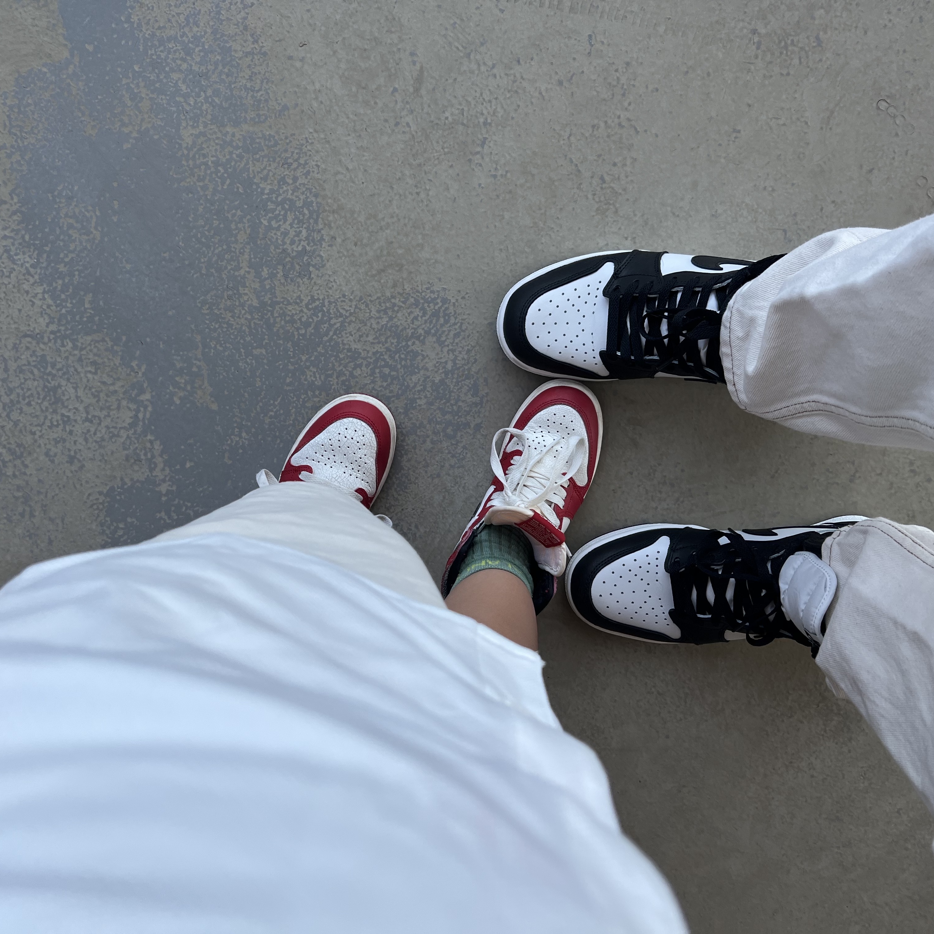 (PS) Jordan 1 Retro High OG Chicago 2022, Jordan 1 High 85 Black White 착용 스타일