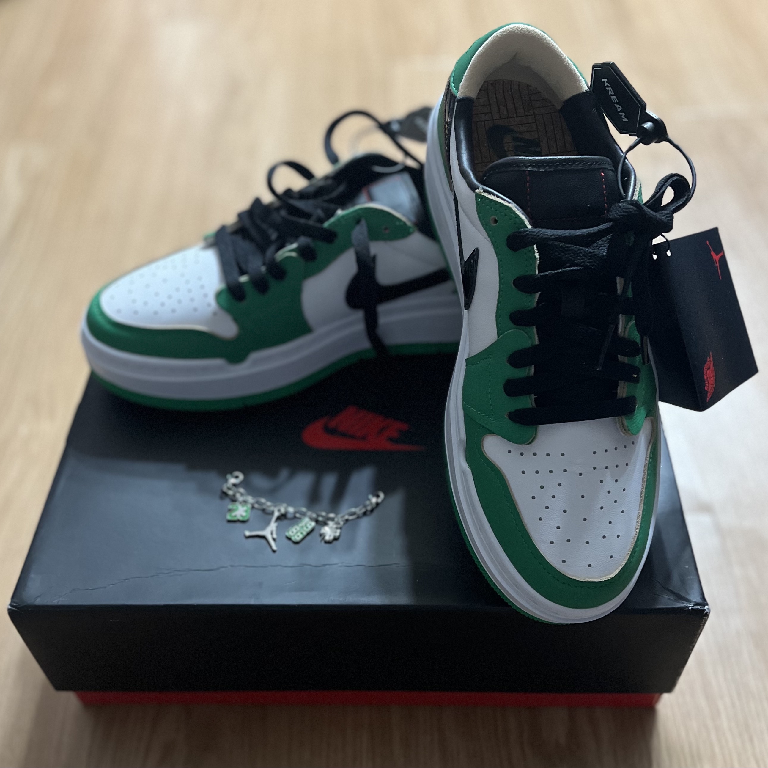 (W) Jordan 1 Elevate Low SE Lucky Green 착용 스타일