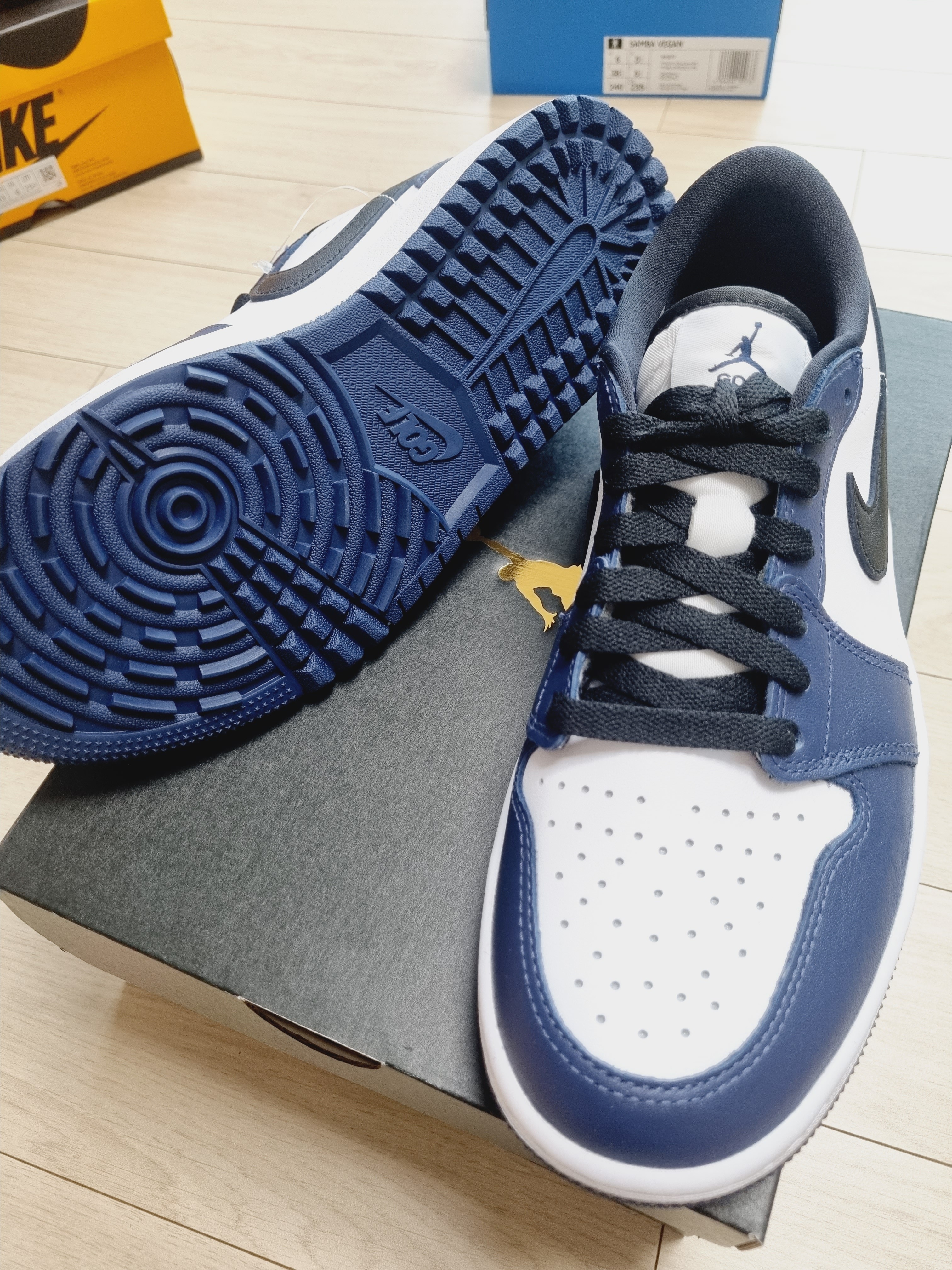 Jordan 1 Low Golf Midnight Navy, Jordan 1 Low Golf Triple White 착용 스타일 - 1