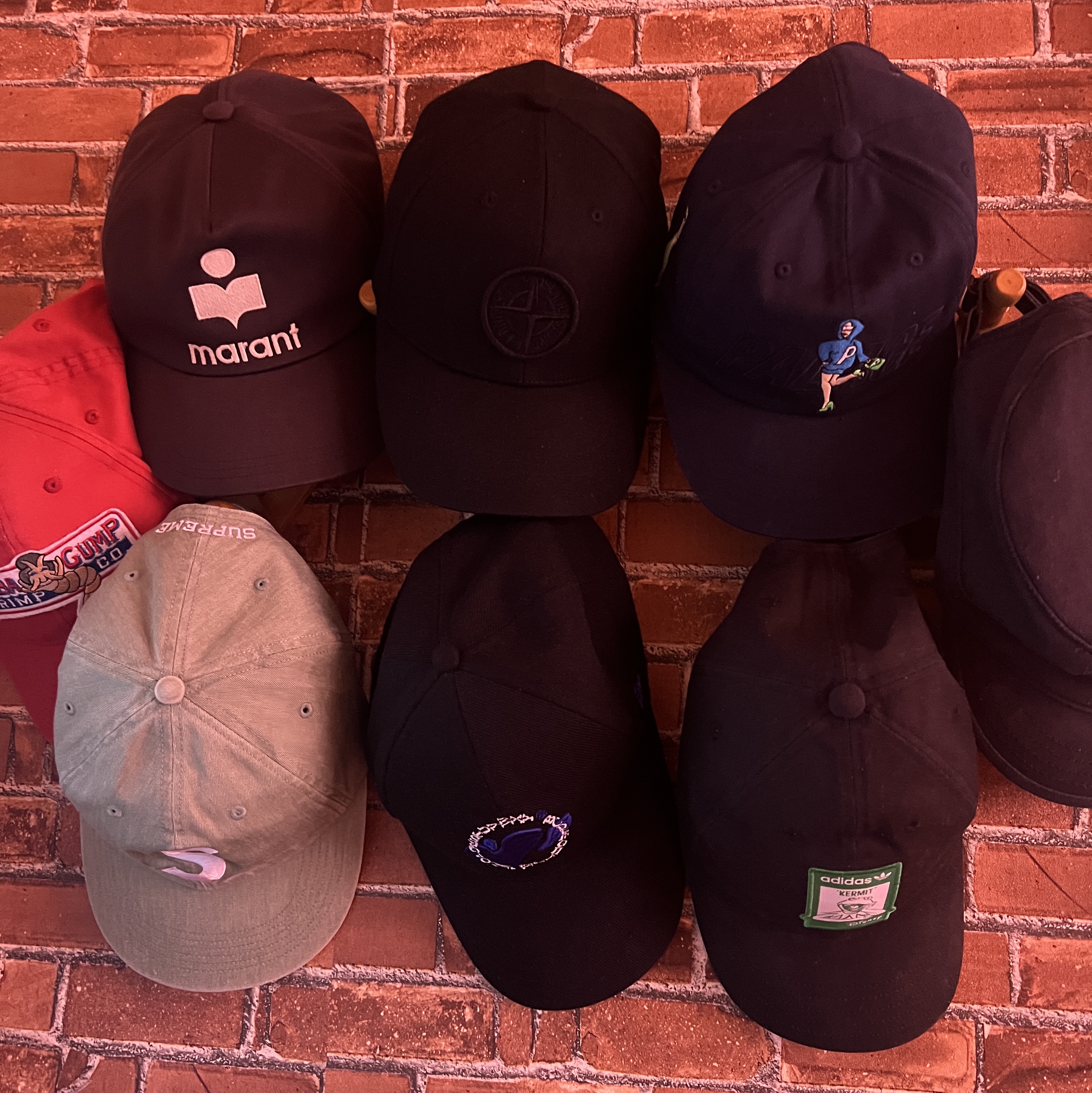 Supreme Pigment Print S Logo 6-Panel Light Sage - 22FW, Stone Island 99675 6-Panel Cap Black 착용 스타일