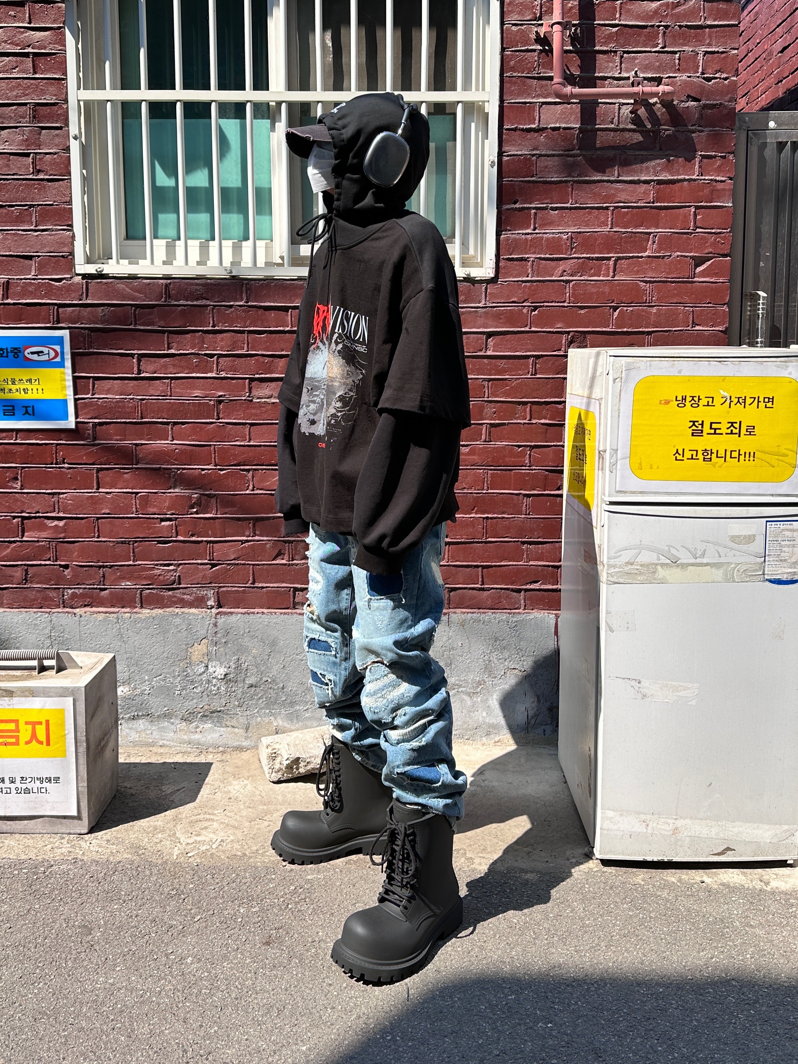 Balenciaga XL Army Boots Full Eva Black, Apple AirPods Max Lightning Space Gray (Korean Ver.) 착용 스타일 - 1