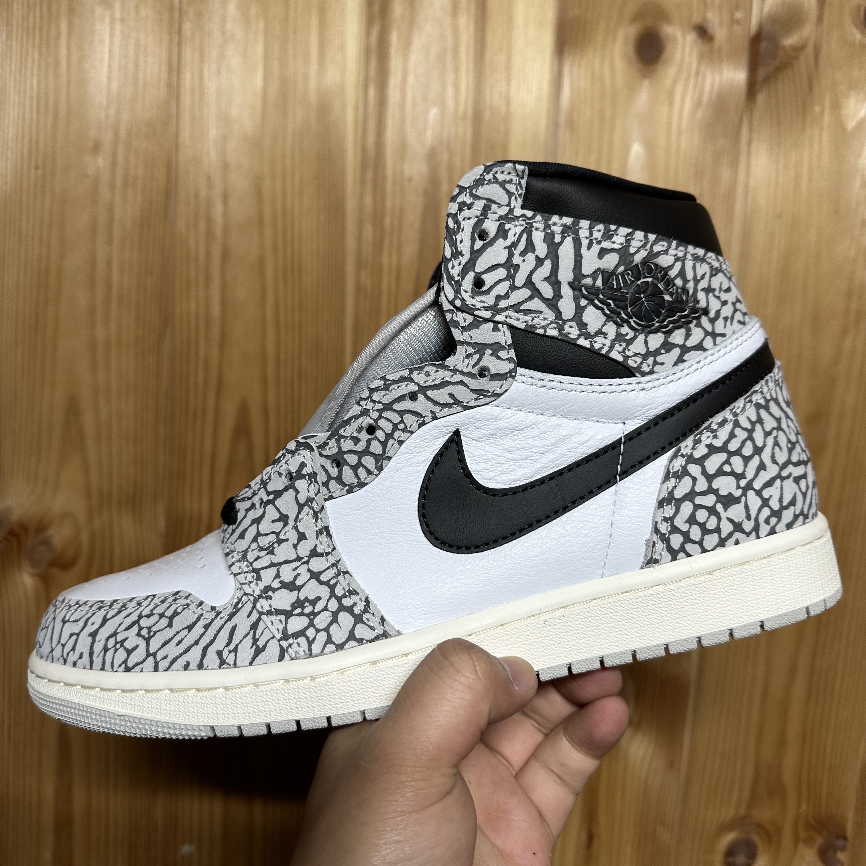 Jordan 1 Retro High OG White Cement 착용 스타일