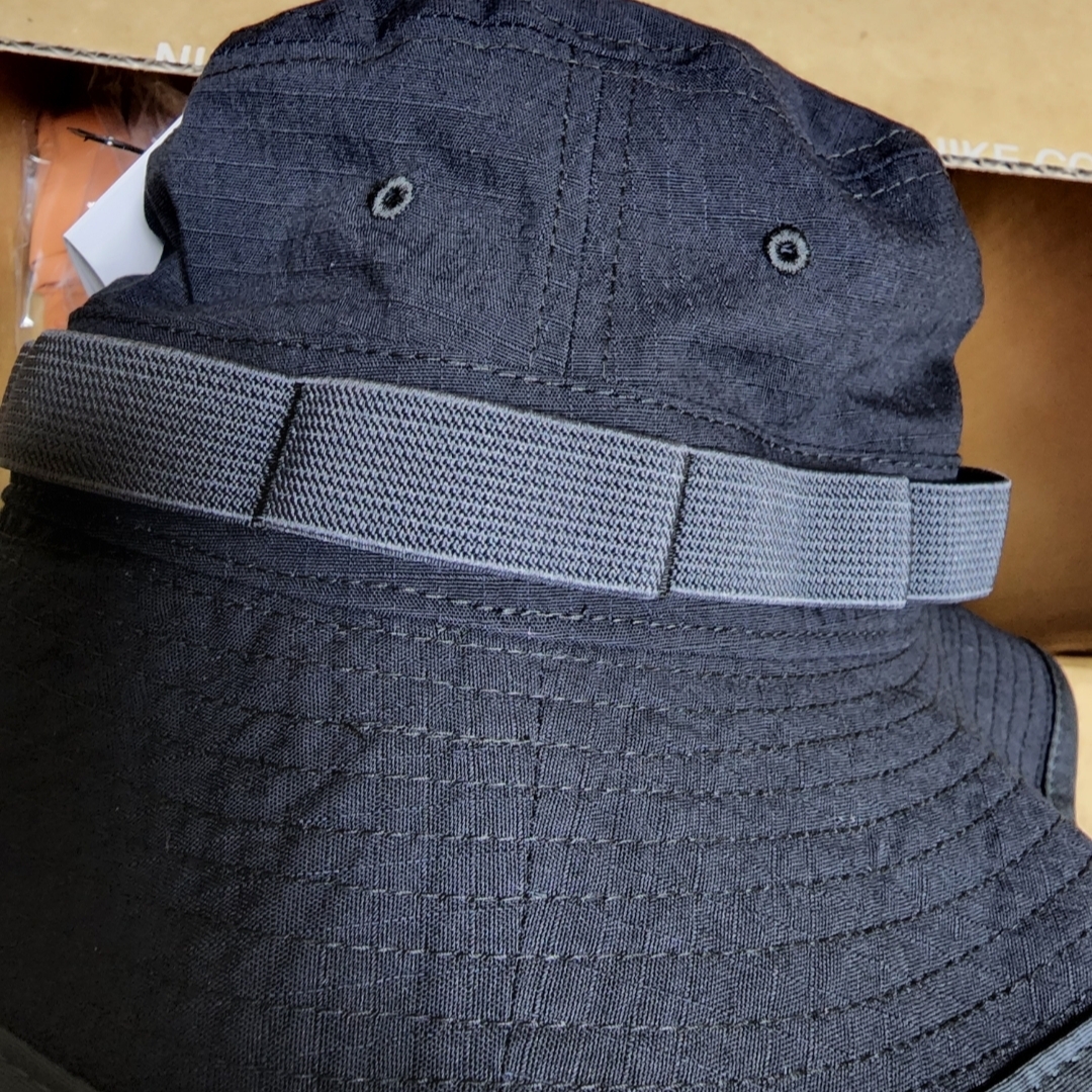 Nike Boonie Bucket Hat Black 착용 스타일 - 2