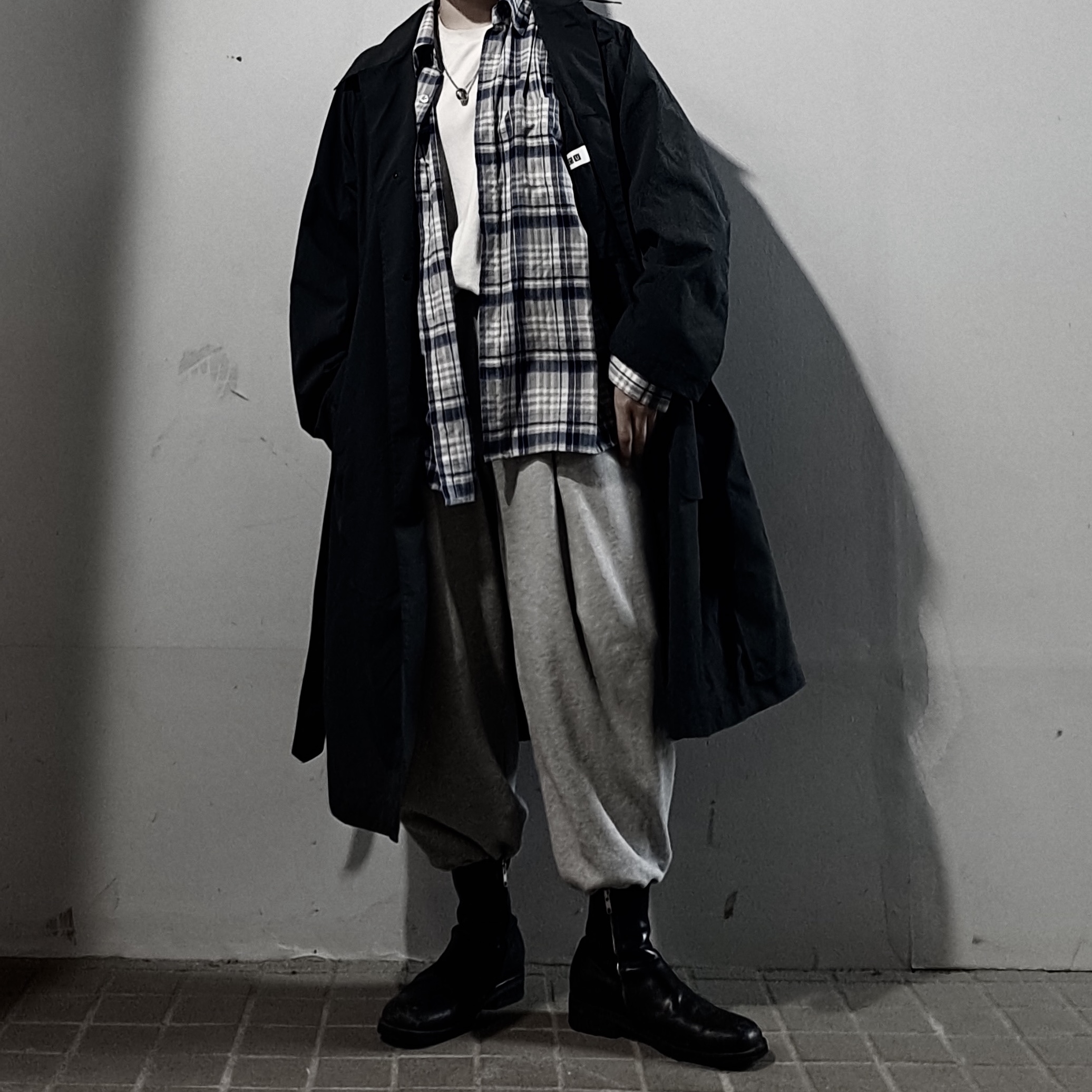 Uniqlo U Trench Coat Dark Gray 착용 스타일 - 2