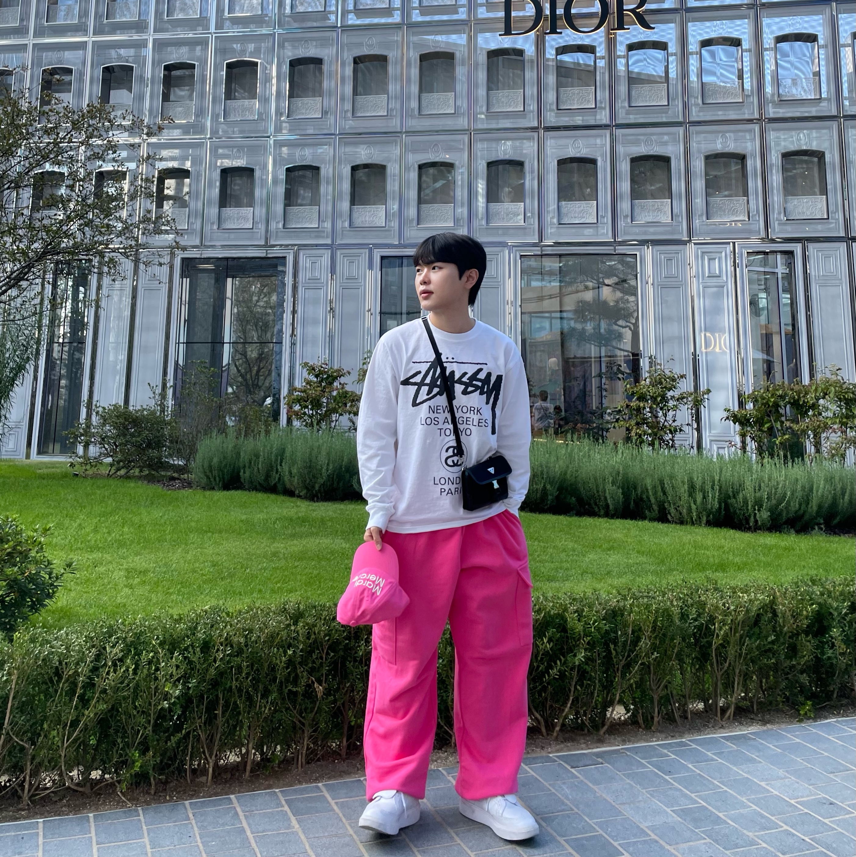 Stussy World Tour LS T-Shirt White, Nike x Peaceminusone Kwondo1 White 착용 스타일 - 2